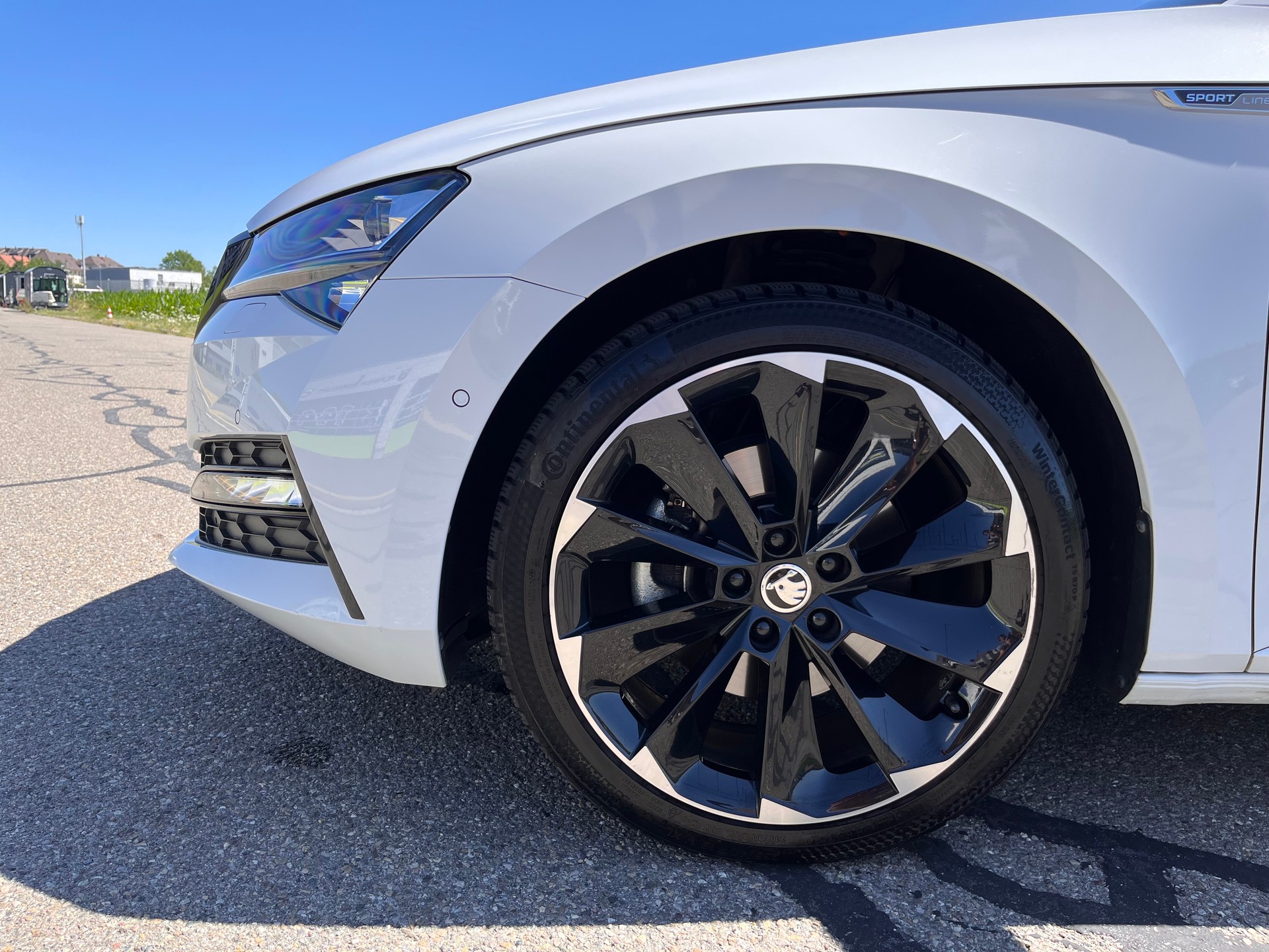 SKODA Superb Combi 2.0 TDi SportLine 4x4 DSG * PANORAMADACH - STANDHEIZUNG - PEARL WEISS - AHK 2200kg - M.F.K 30.07.26 *-image-10
