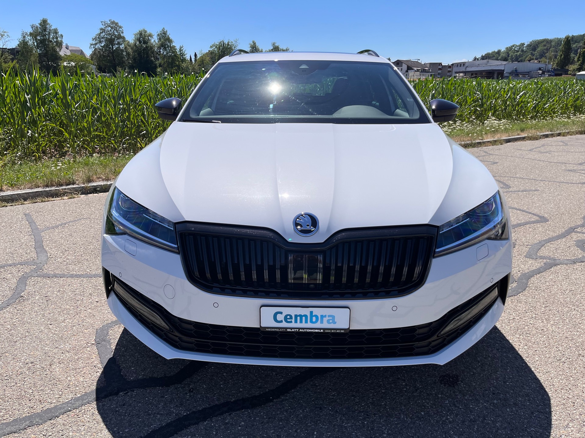 SKODA Superb Combi 2.0 TDi SportLine 4x4 DSG * PANORAMADACH - STANDHEIZUNG - PEARL WEISS - AHK 2200kg - M.F.K 30.07.26 *-image-8