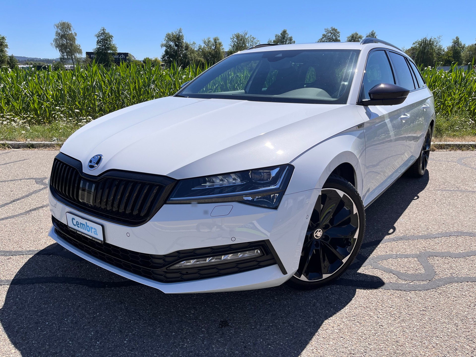 SKODA Superb Combi 2.0 TDi SportLine 4x4 DSG * PANORAMADACH - STANDHEIZUNG - PEARL WEISS - AHK 2200kg *