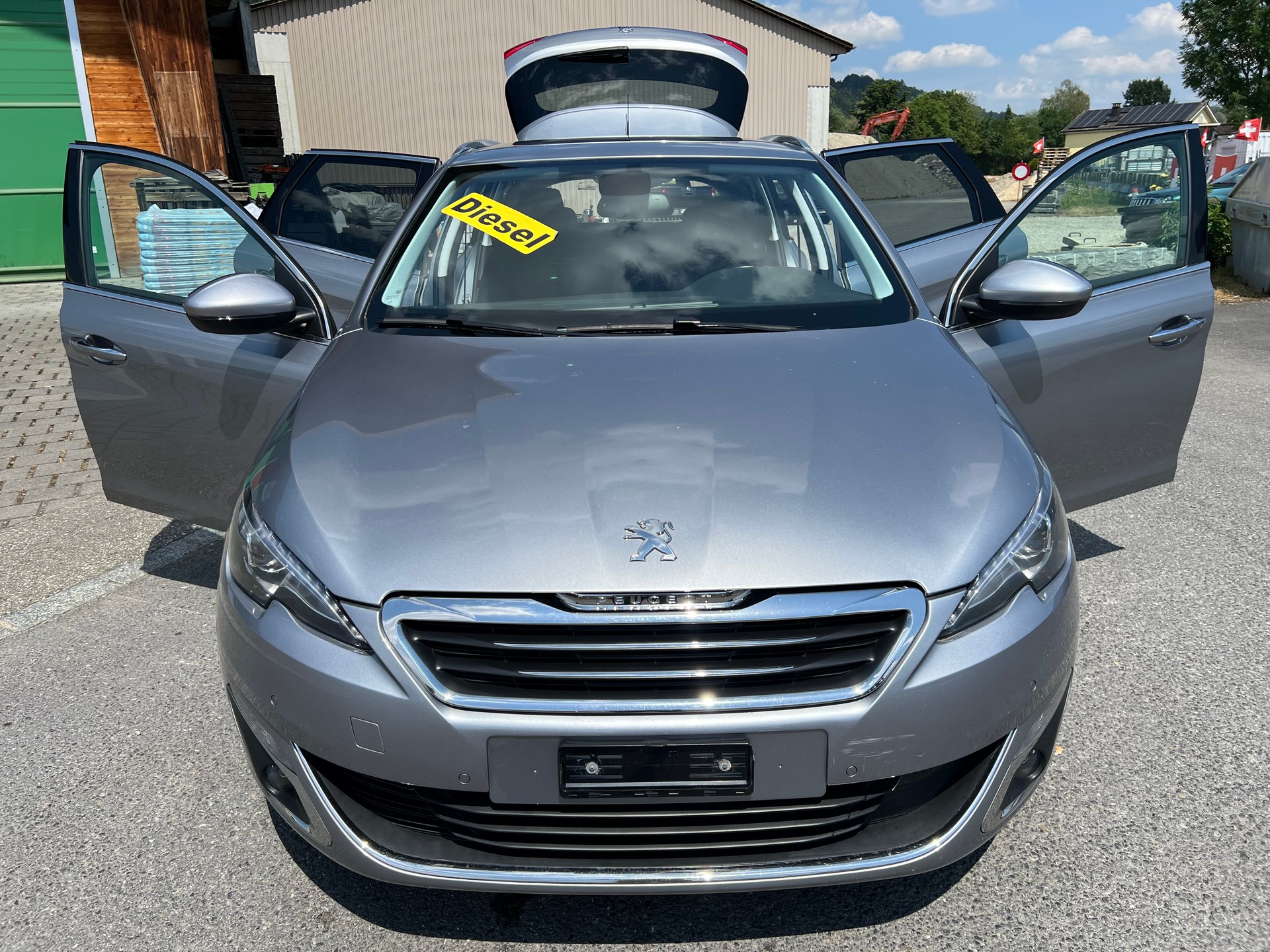 PEUGEOT 308 SW 1.6 BlueHDI Allure Automatic-image-6