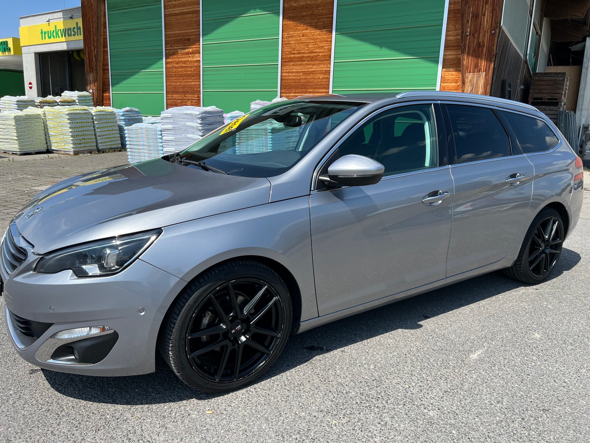 PEUGEOT 308 SW 1.6 BlueHDI Allure Automatic-image-1