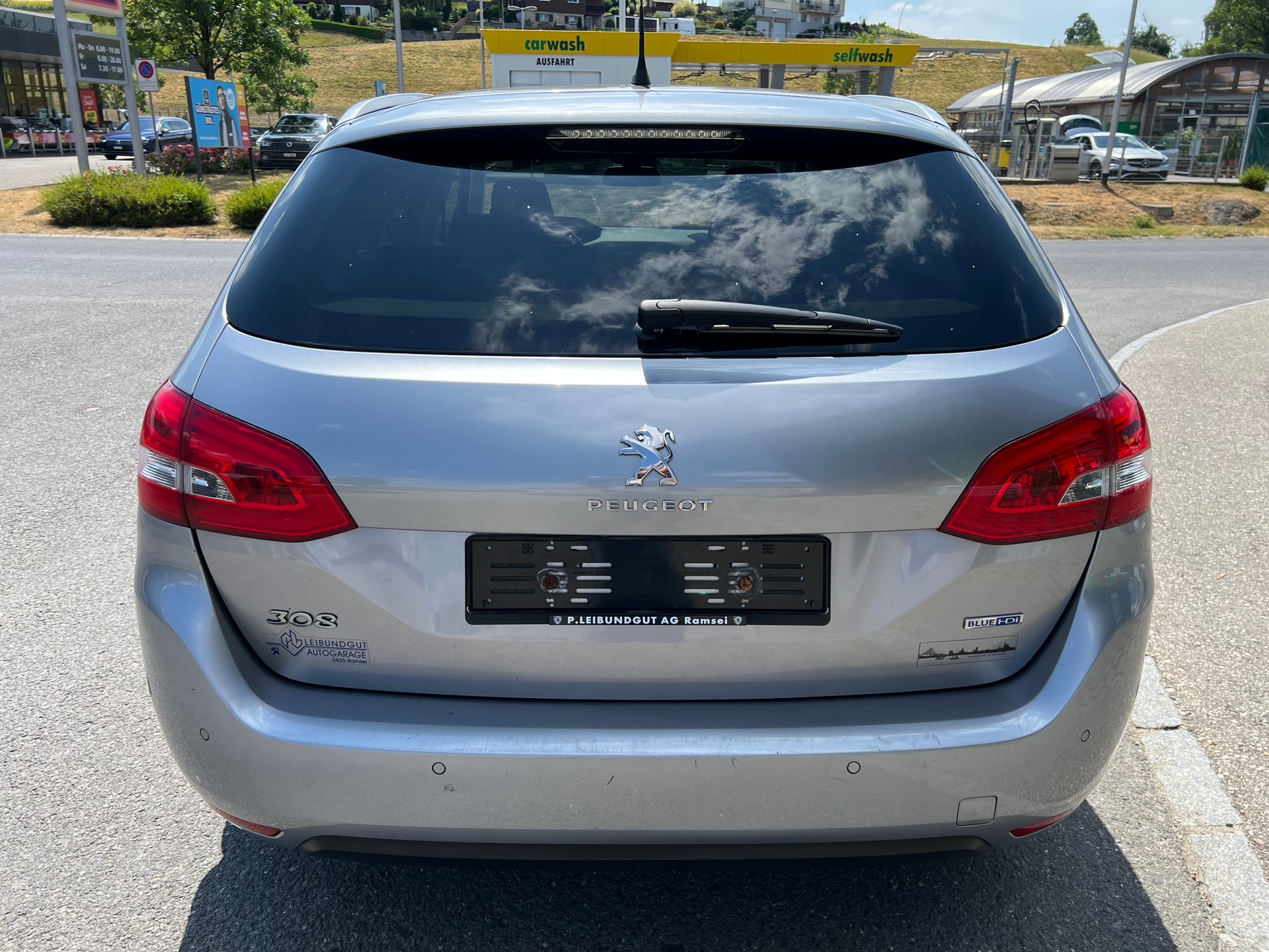 PEUGEOT 308 SW 1.6 BlueHDI Allure Automatic-image-5