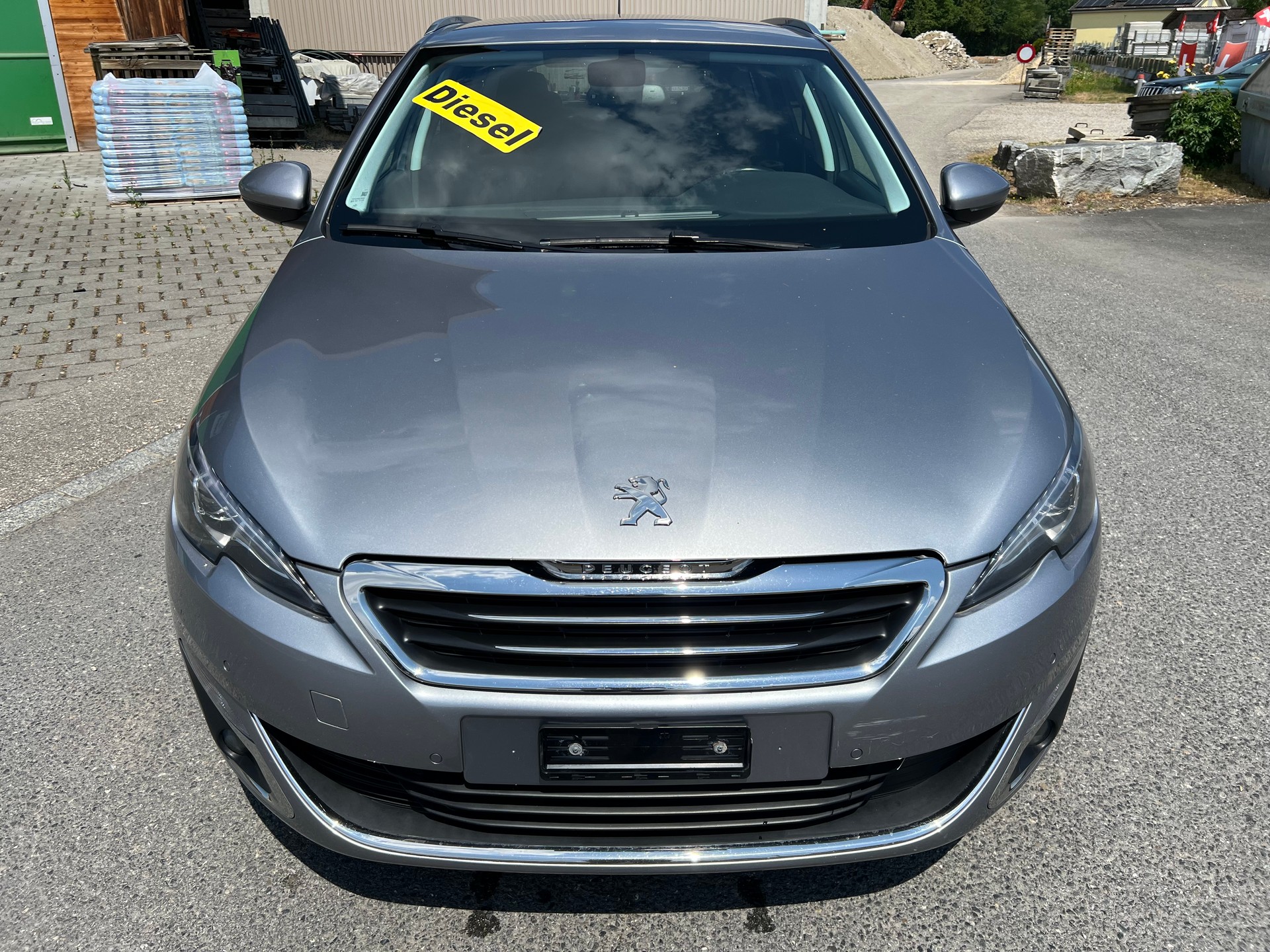PEUGEOT 308 SW 1.6 BlueHDI Allure Automatic-image-0