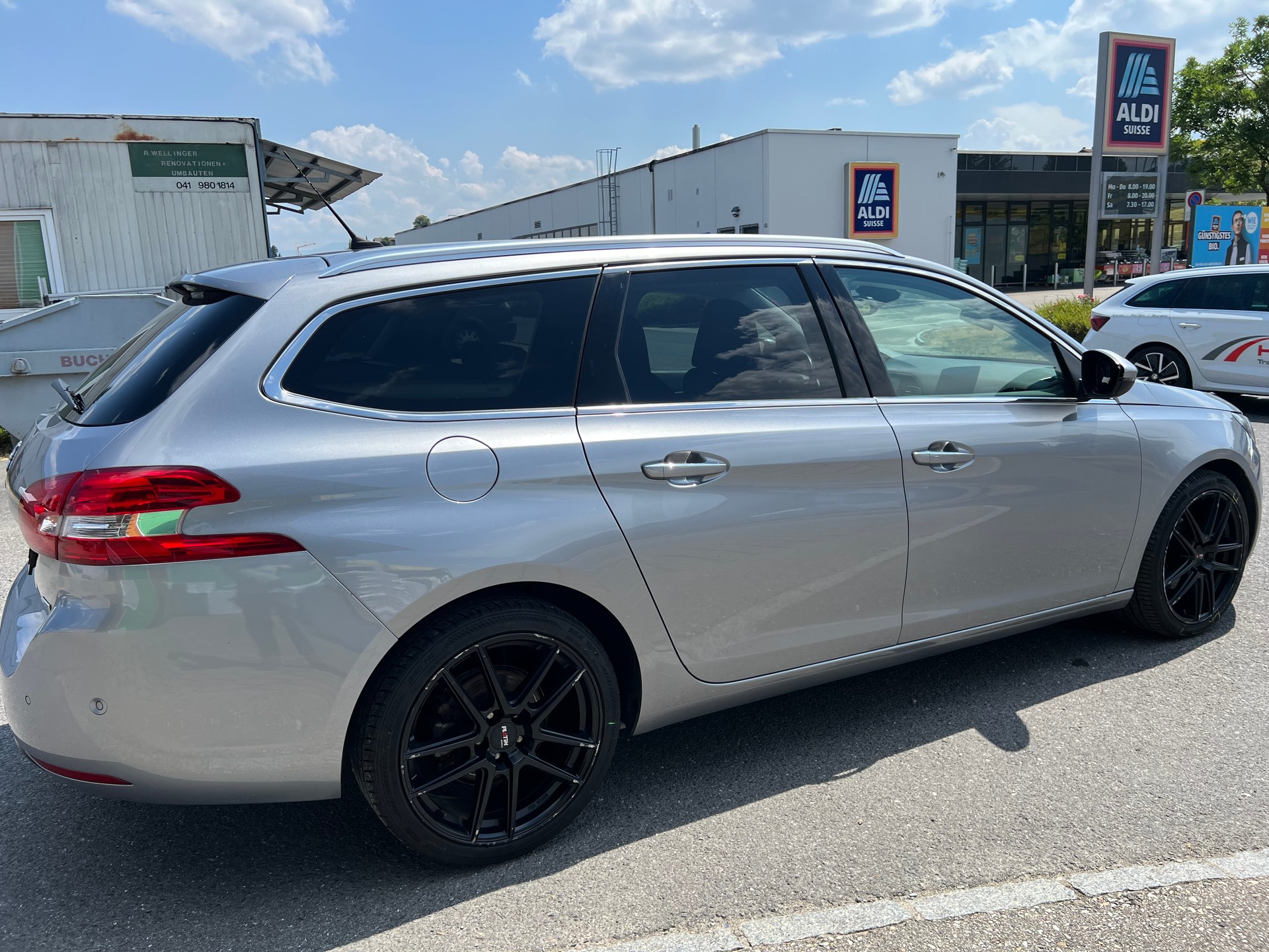 PEUGEOT 308 SW 1.6 BlueHDI Allure Automatic-image-4