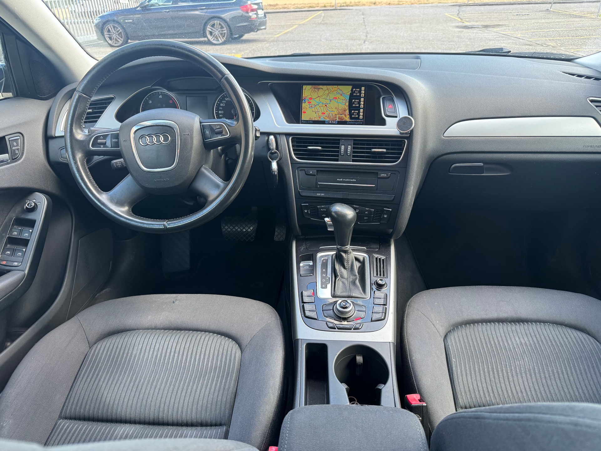 AUDI A4 Avant 2.0 TDI multitronic-image-8