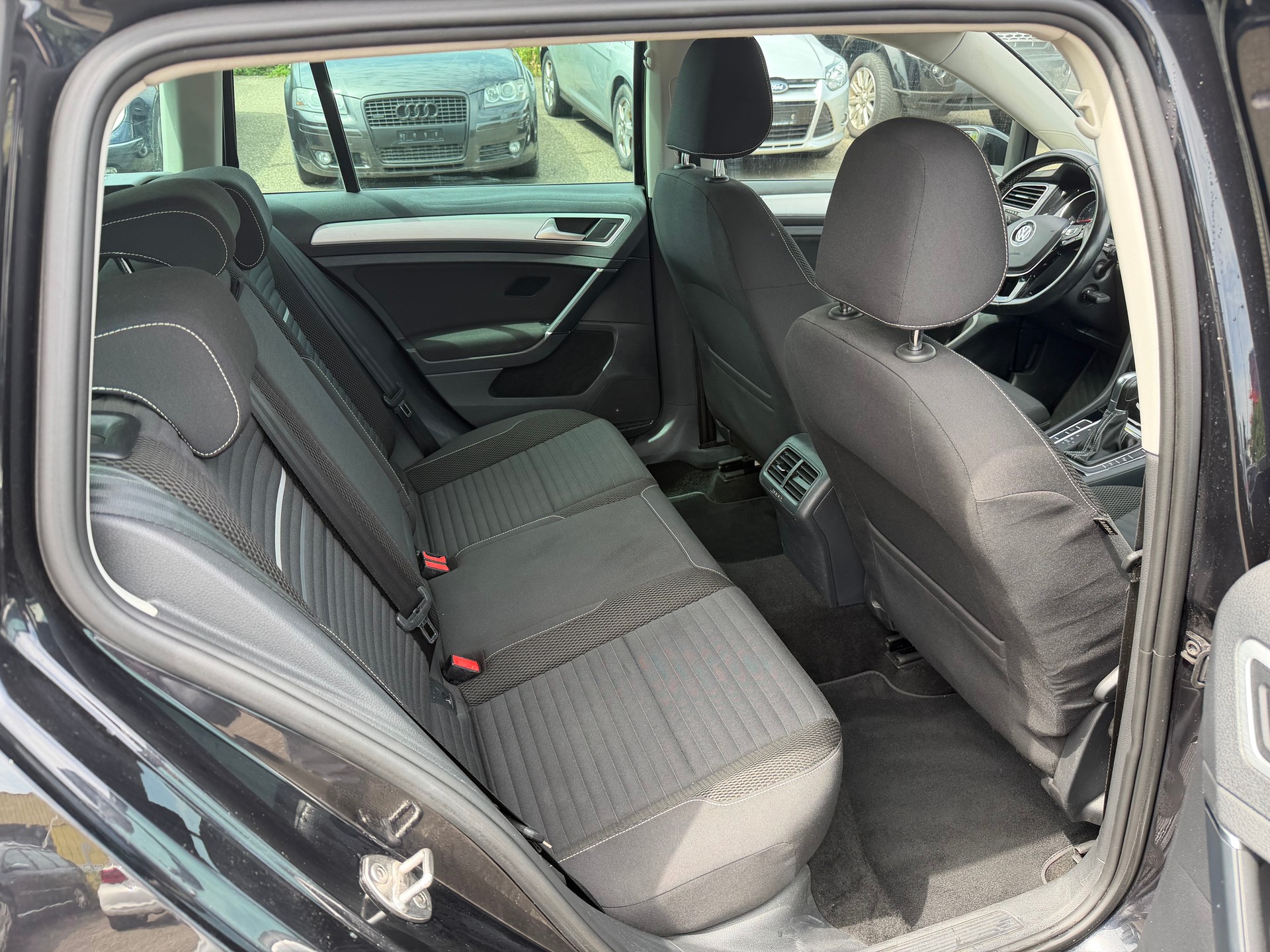 VW Golf Variant 1.4 TSI Comfortline DSG-image-9