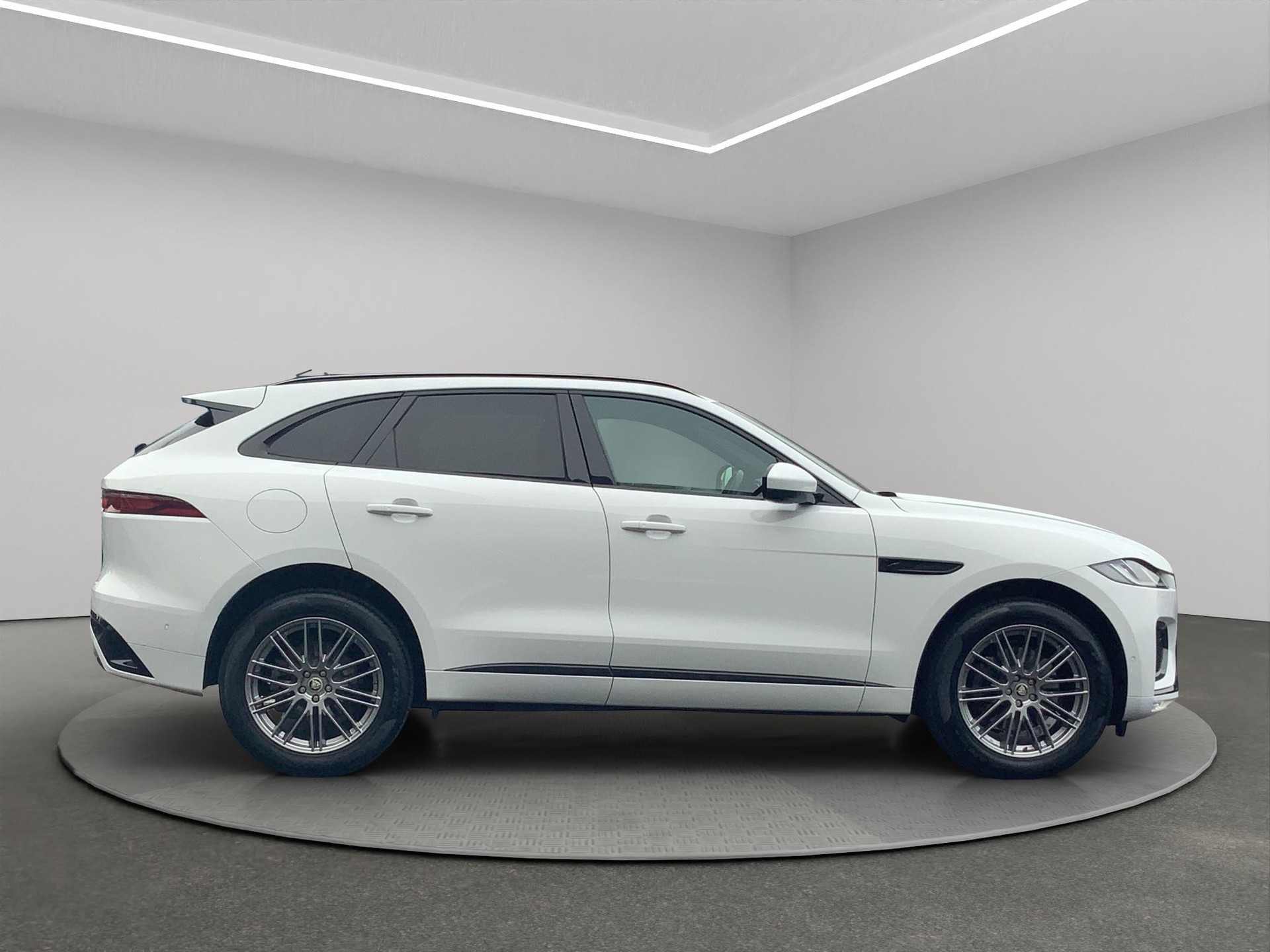 JAGUAR F-Pace 2.0 I4 250 R-Dynamic SE AWD-image-9