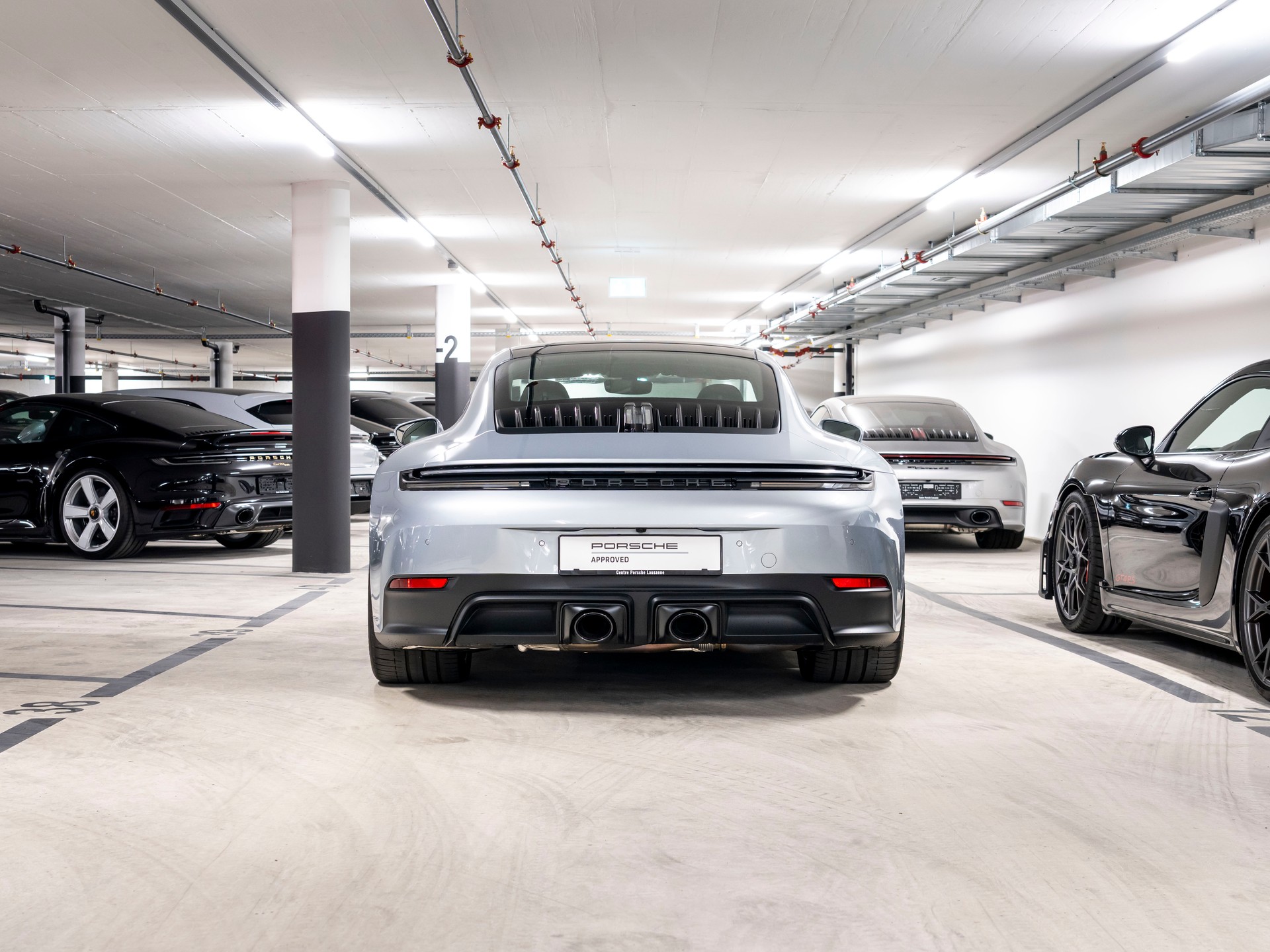 PORSCHE 911 Carrera 4 GTS PDK-image-4