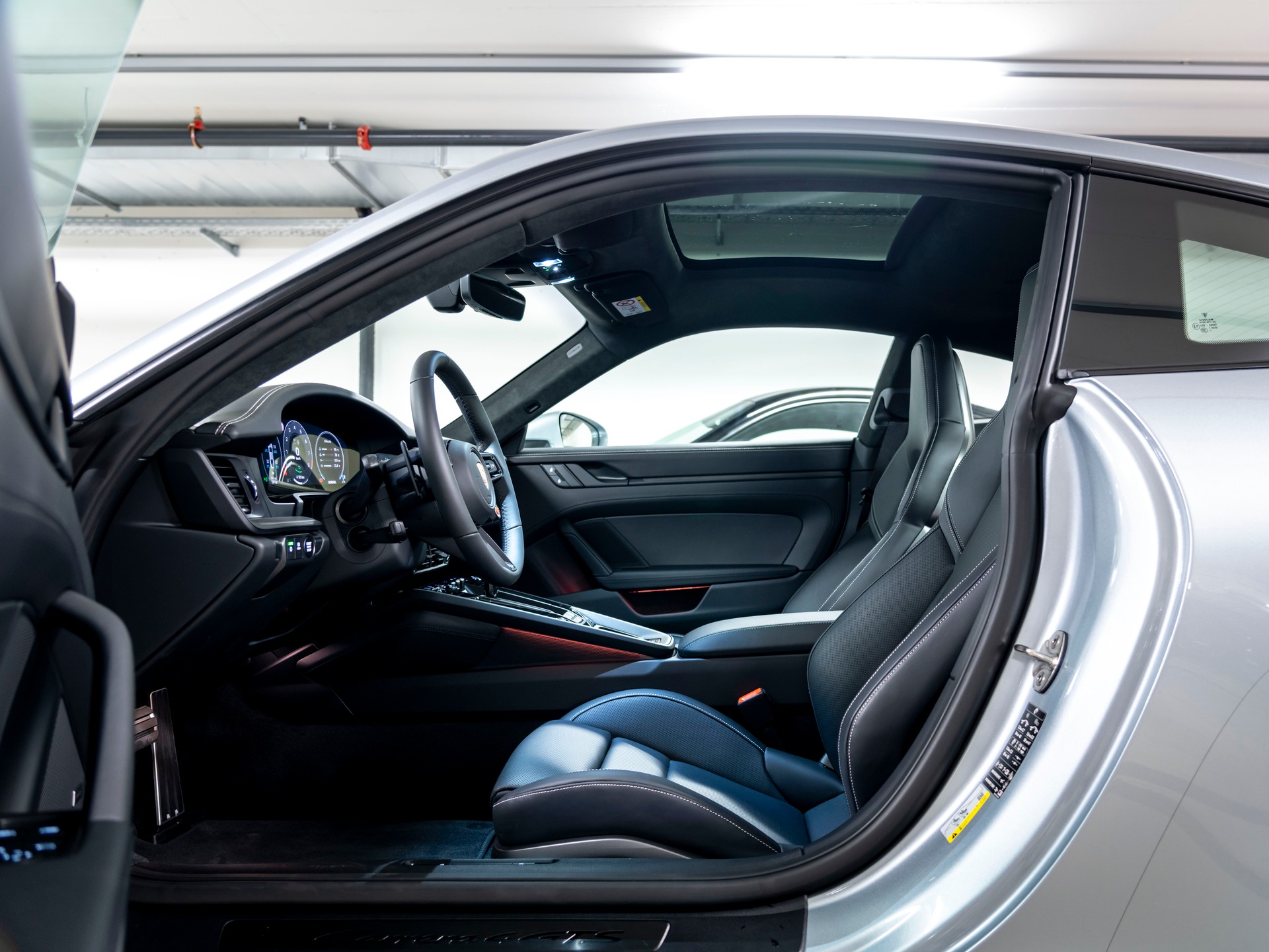 PORSCHE 911 Carrera 4 GTS PDK-image-12