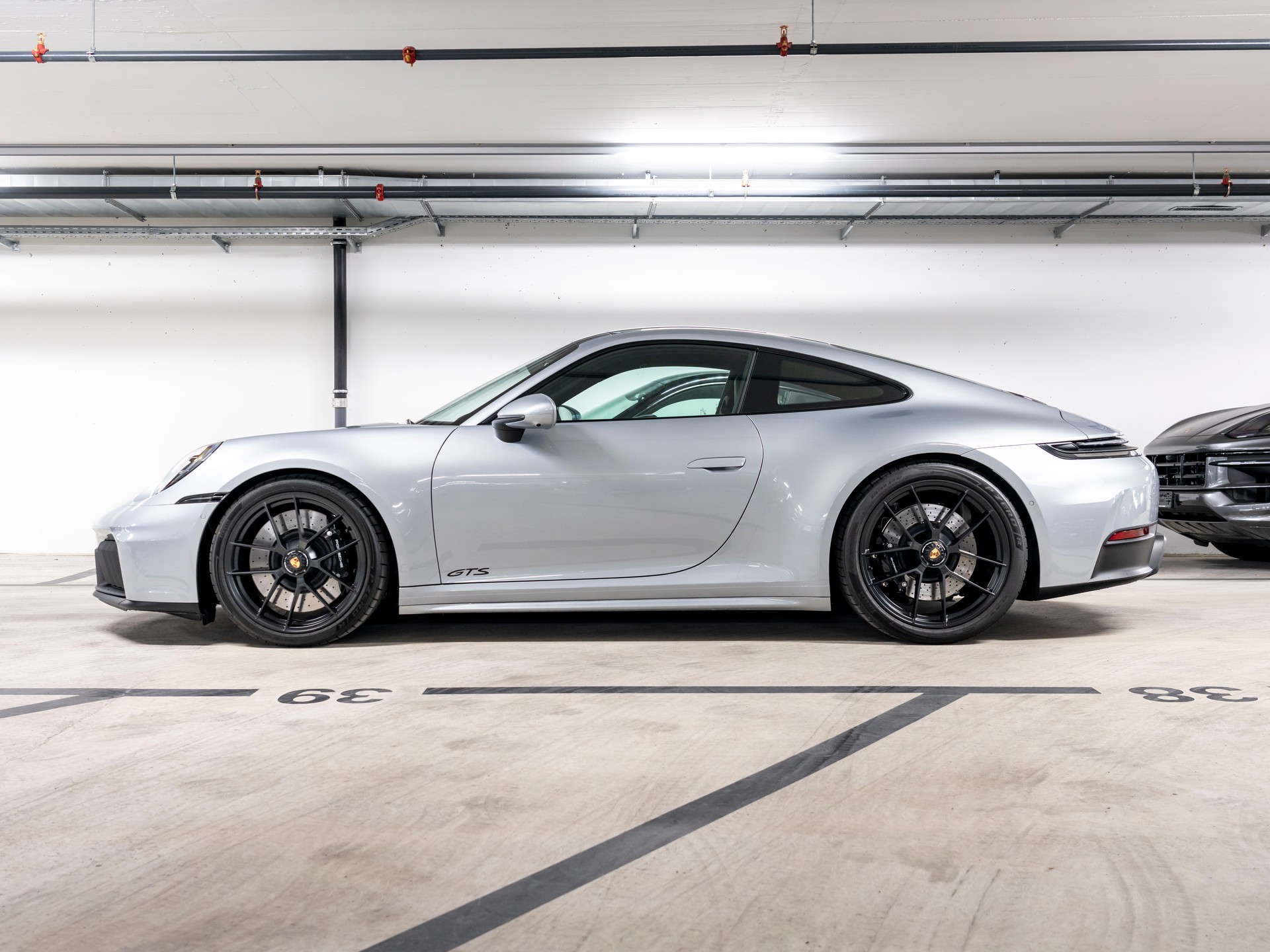 PORSCHE 911 Carrera 4 GTS PDK-showroom-element-1