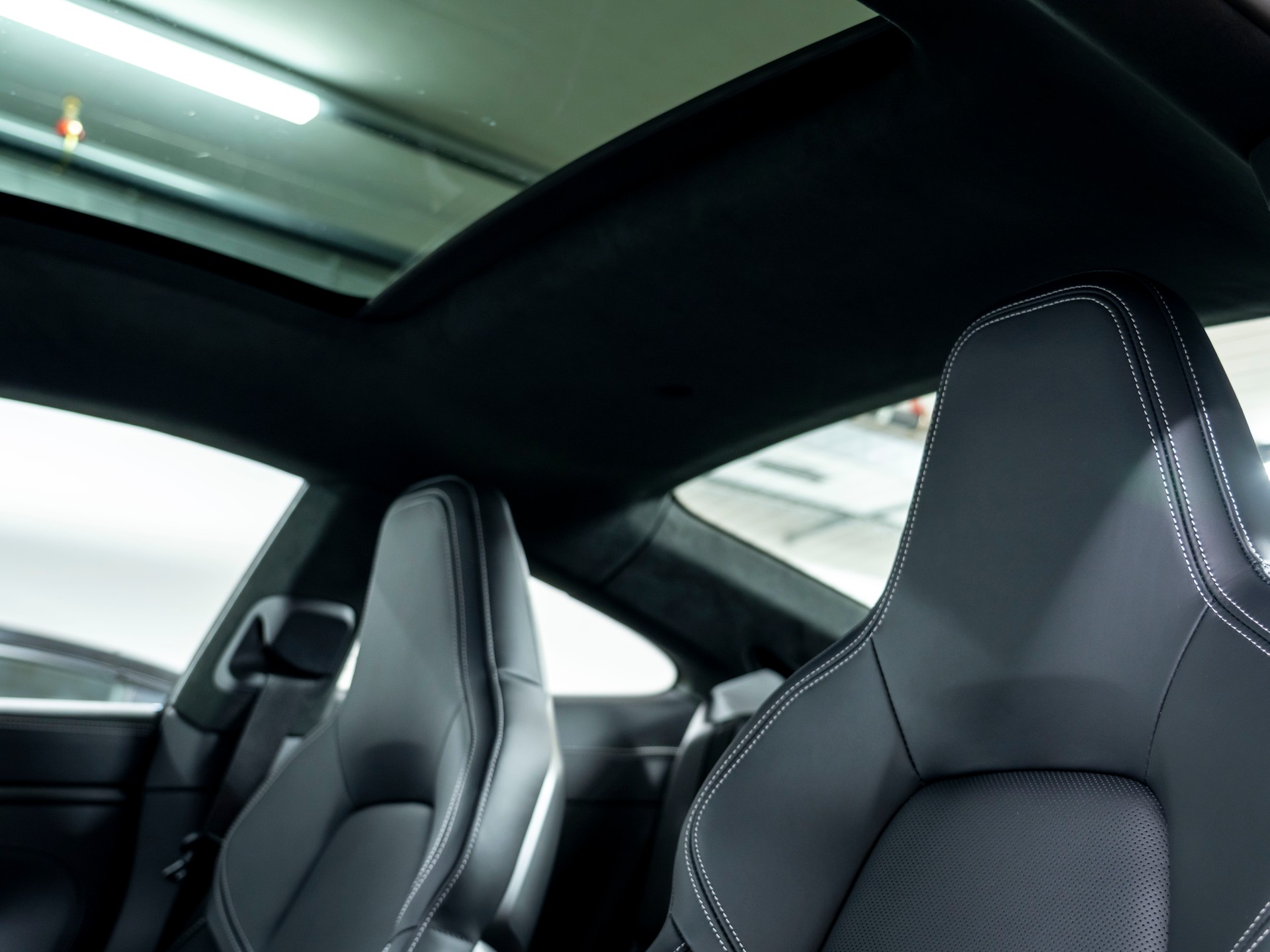 PORSCHE 911 Carrera 4 GTS PDK-image-18