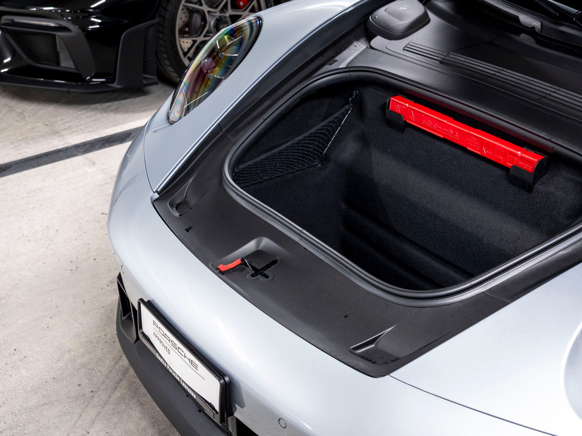 PORSCHE 911 Carrera 4 GTS PDK-image-9