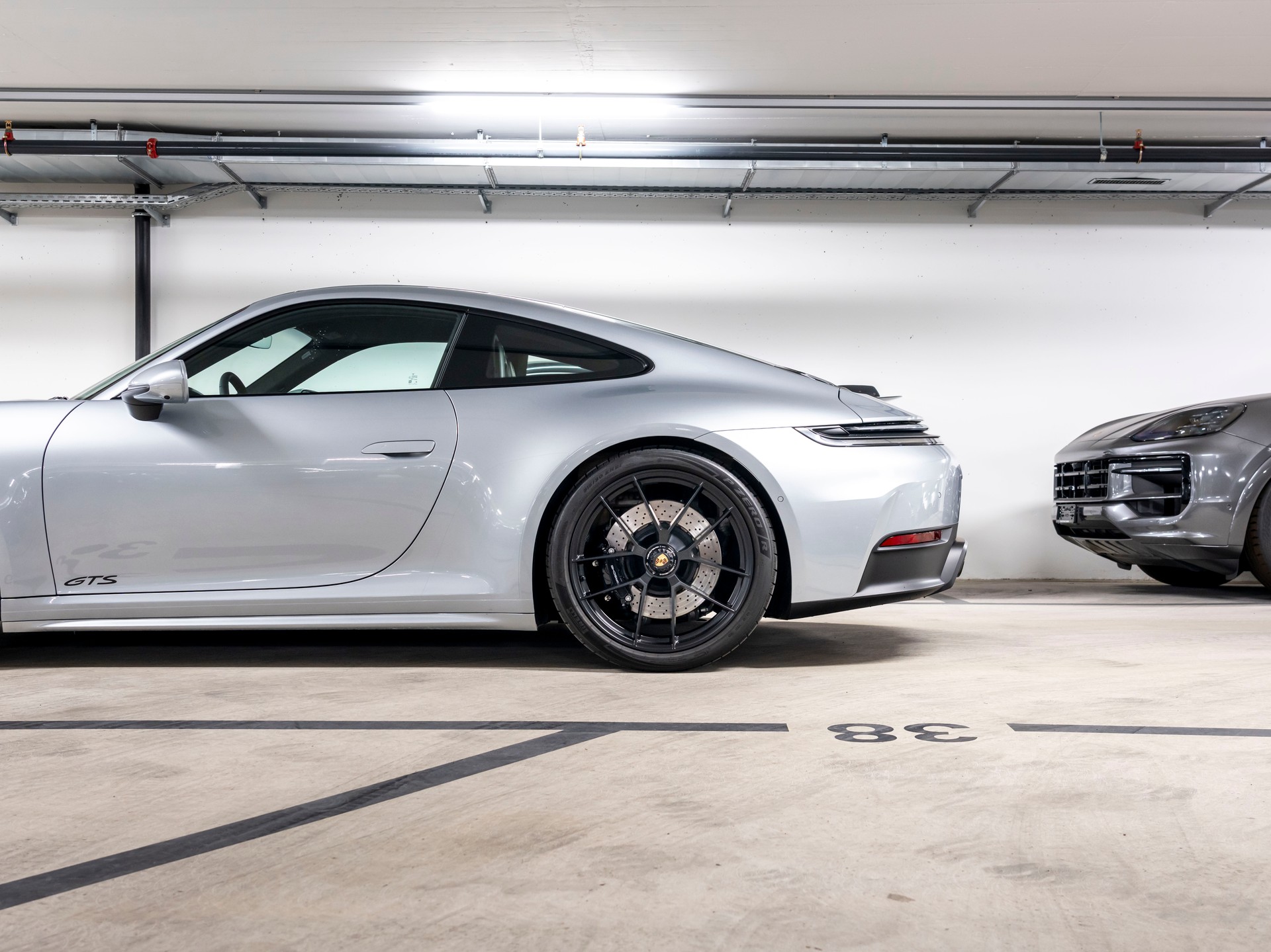 PORSCHE 911 Carrera 4 GTS PDK-image-6