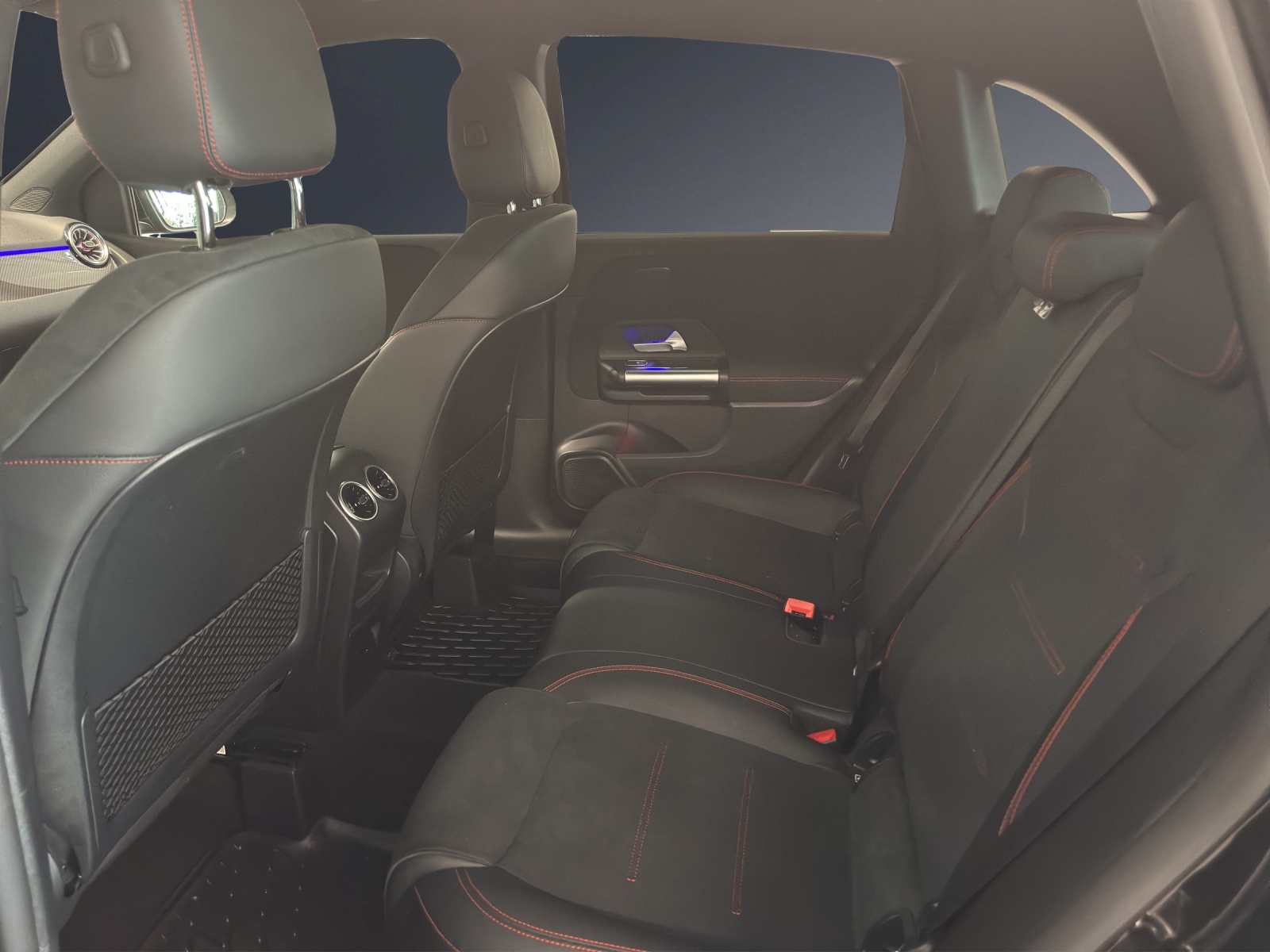 Image MERCEDES-BENZ B-250 B 250 4Matic AMG Line