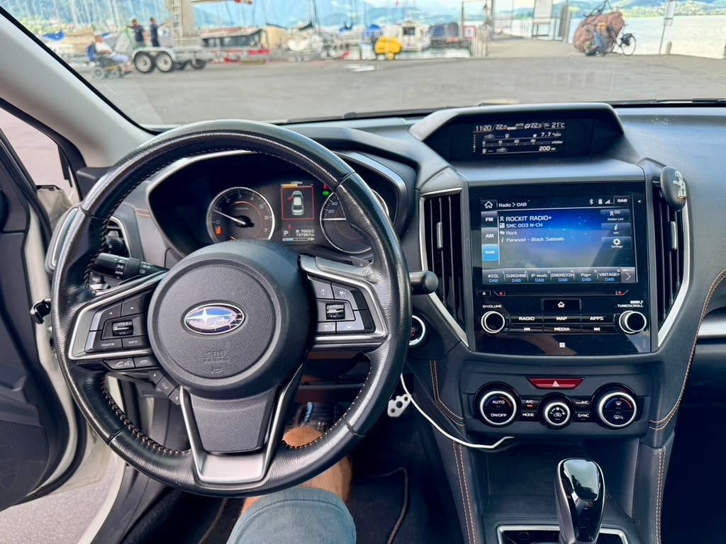 SUBARU Subaru XV 2.0i Luxury AWD Lineartronic-image-3