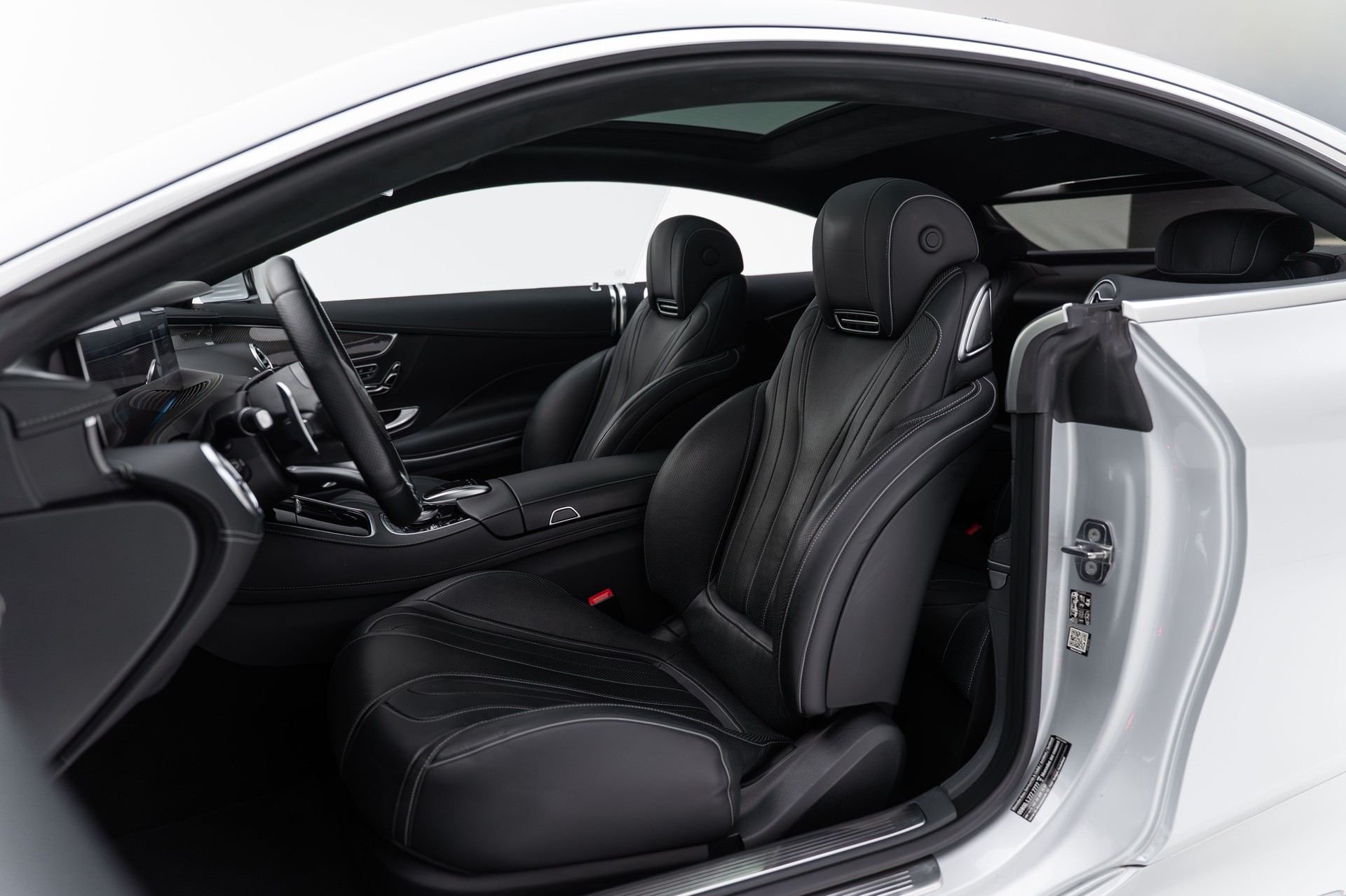 MERCEDES-BENZ S 560 Coupé 4Matic 9G-Tronic-image-21