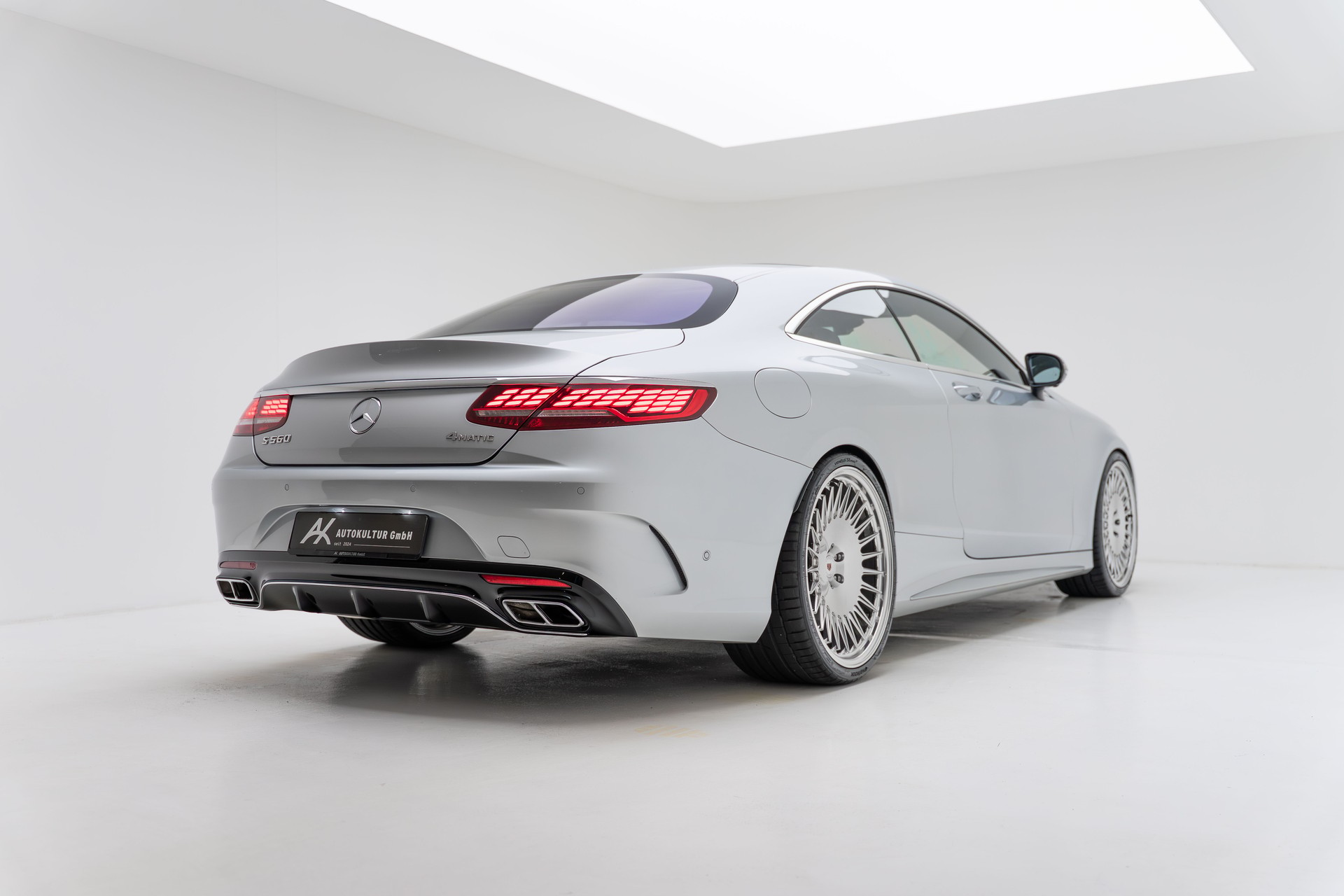MERCEDES-BENZ S 560 Coupé 4Matic 9G-Tronic-image-12