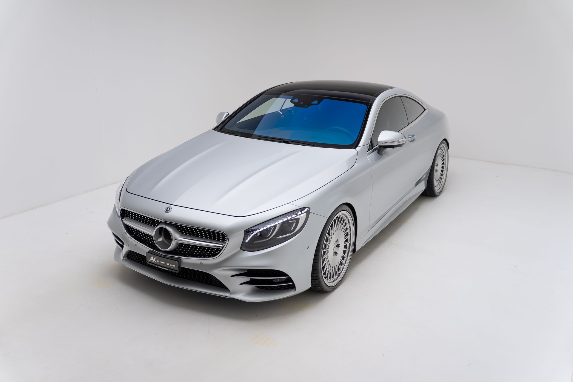 MERCEDES-BENZ S 560 Coupé 4Matic 9G-Tronic-image-3