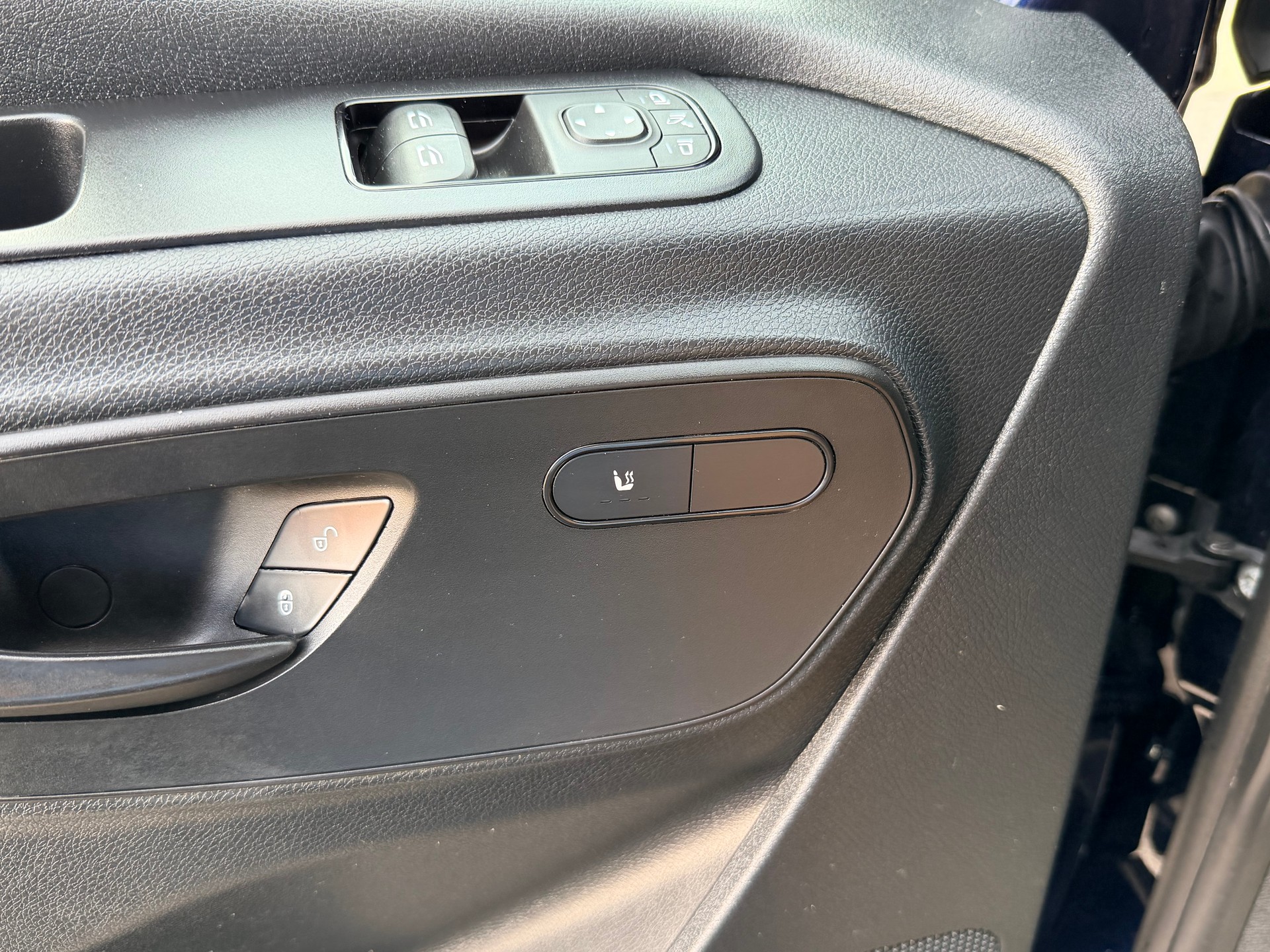 MERCEDES-BENZ Sprinter 319 CDI Standard 7G-TRONIC-image-15