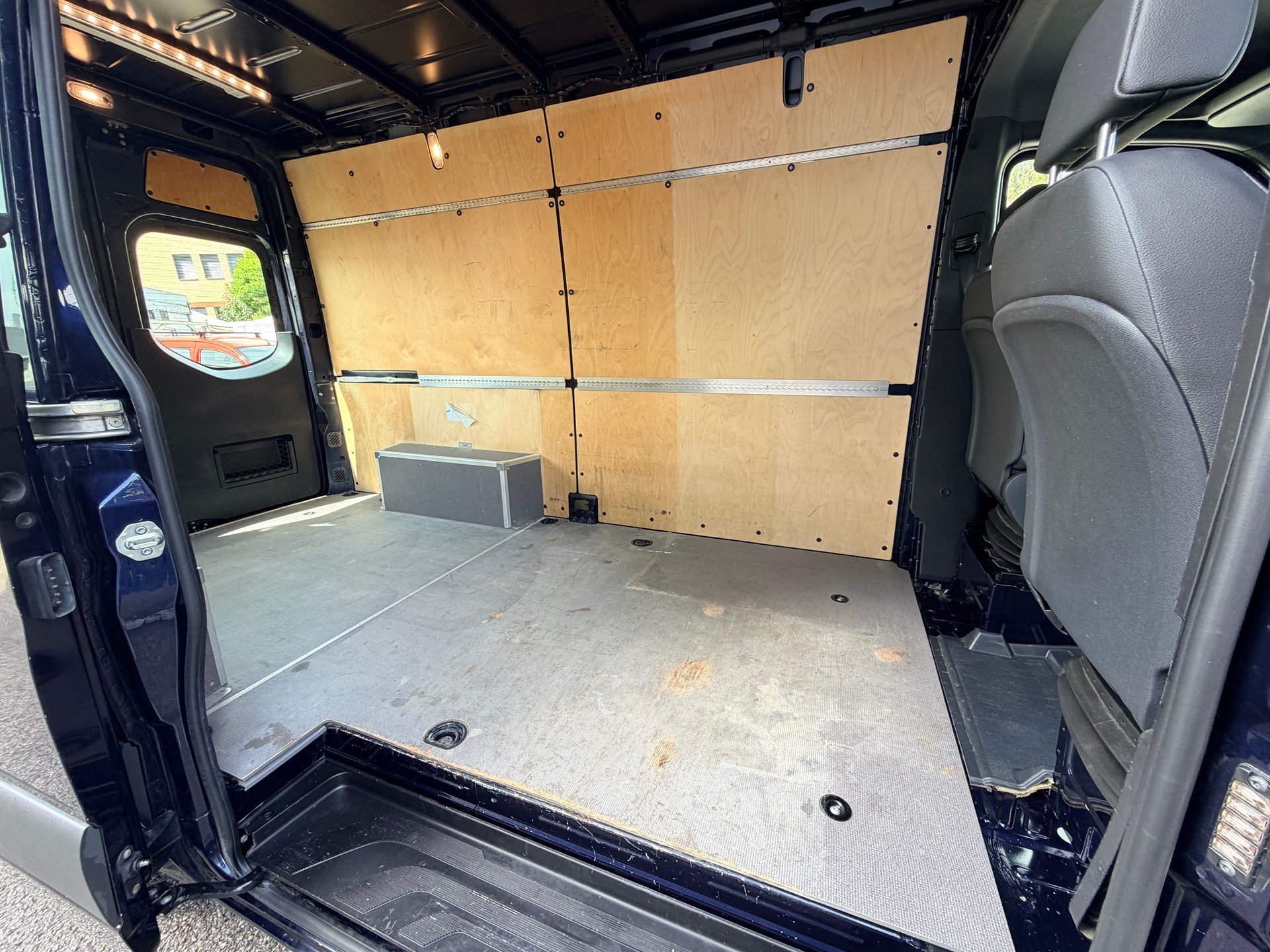 MERCEDES-BENZ Sprinter 319 CDI Standard 7G-TRONIC-image-11