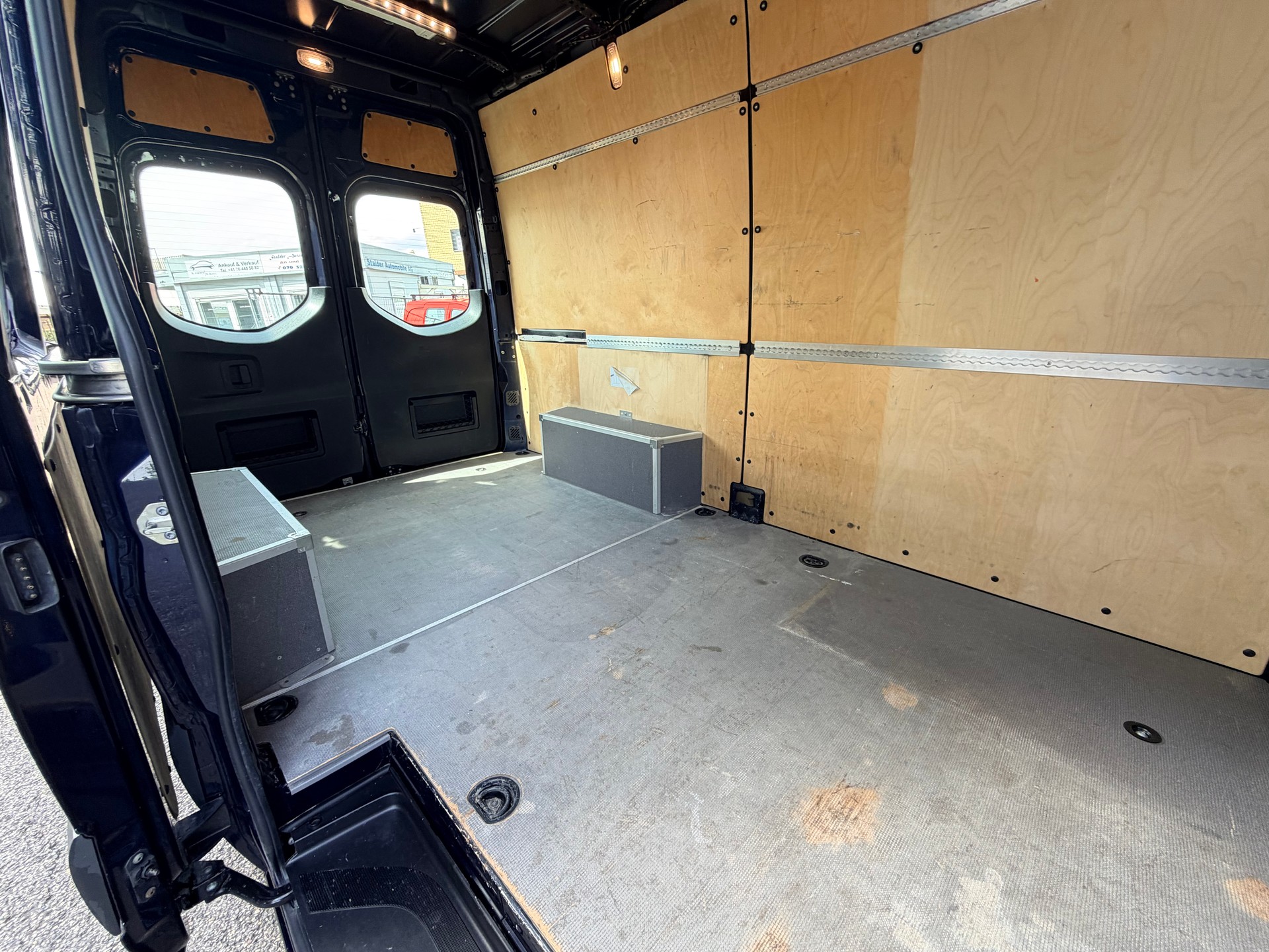 MERCEDES-BENZ Sprinter 319 CDI Standard 7G-TRONIC-image-12