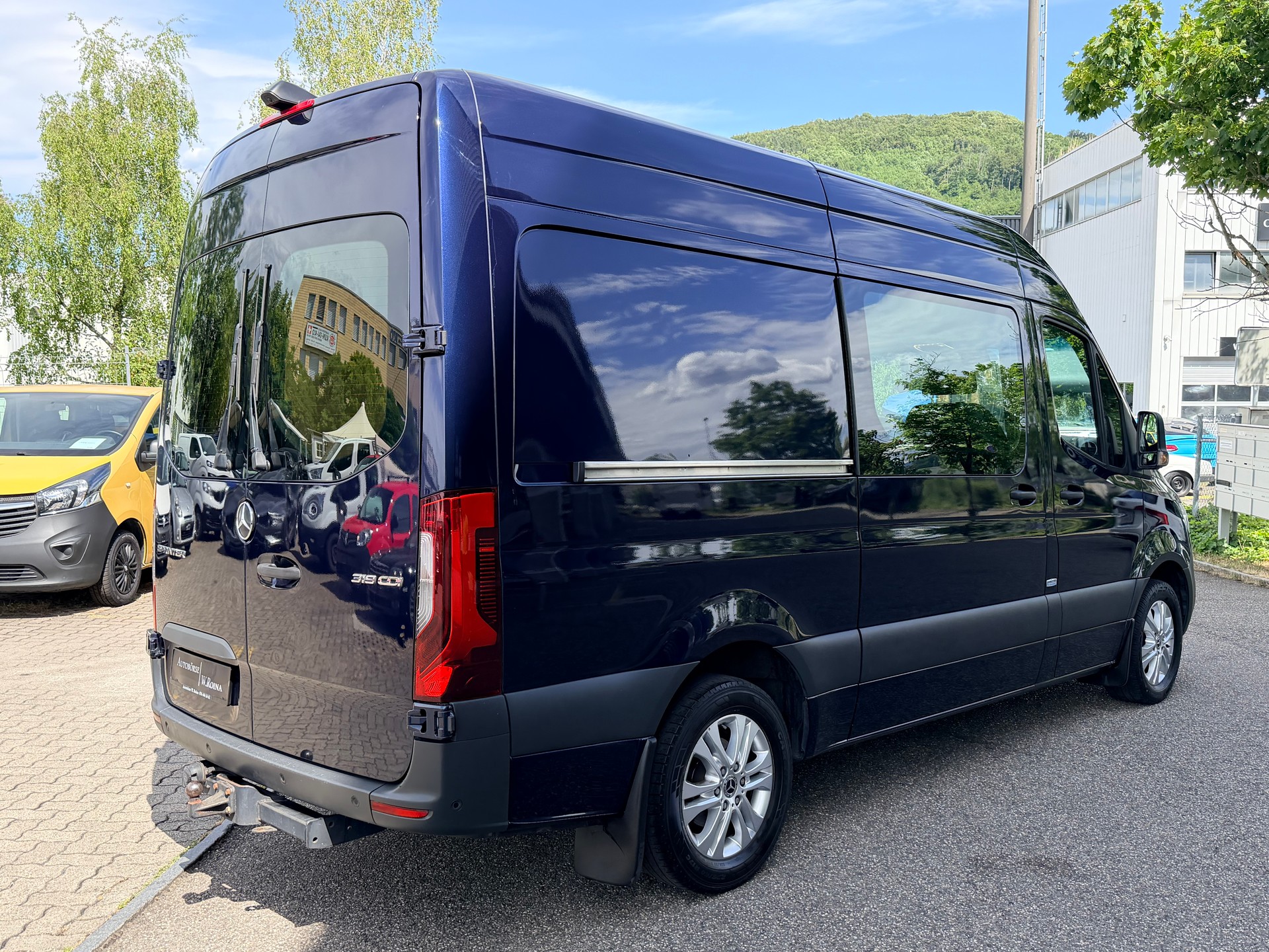 MERCEDES-BENZ Sprinter 319 CDI Standard 7G-TRONIC-image-2