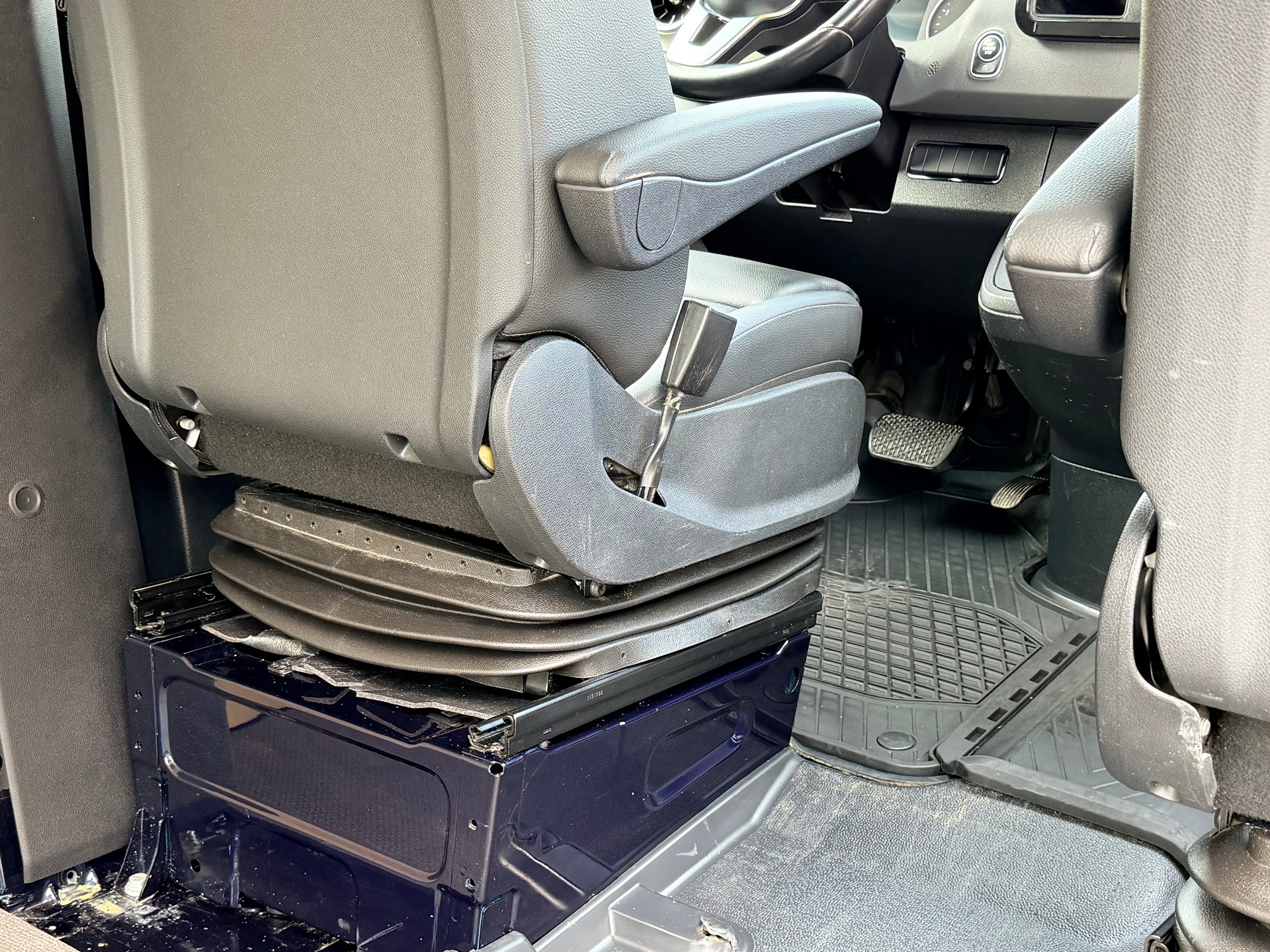 MERCEDES-BENZ Sprinter 319 CDI Standard 7G-TRONIC-image-13