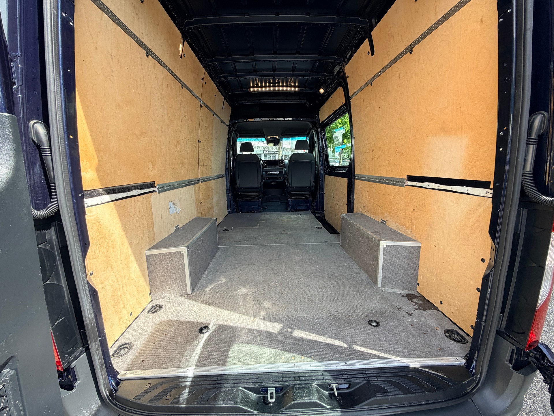 MERCEDES-BENZ Sprinter 319 CDI Standard 7G-TRONIC-image-14