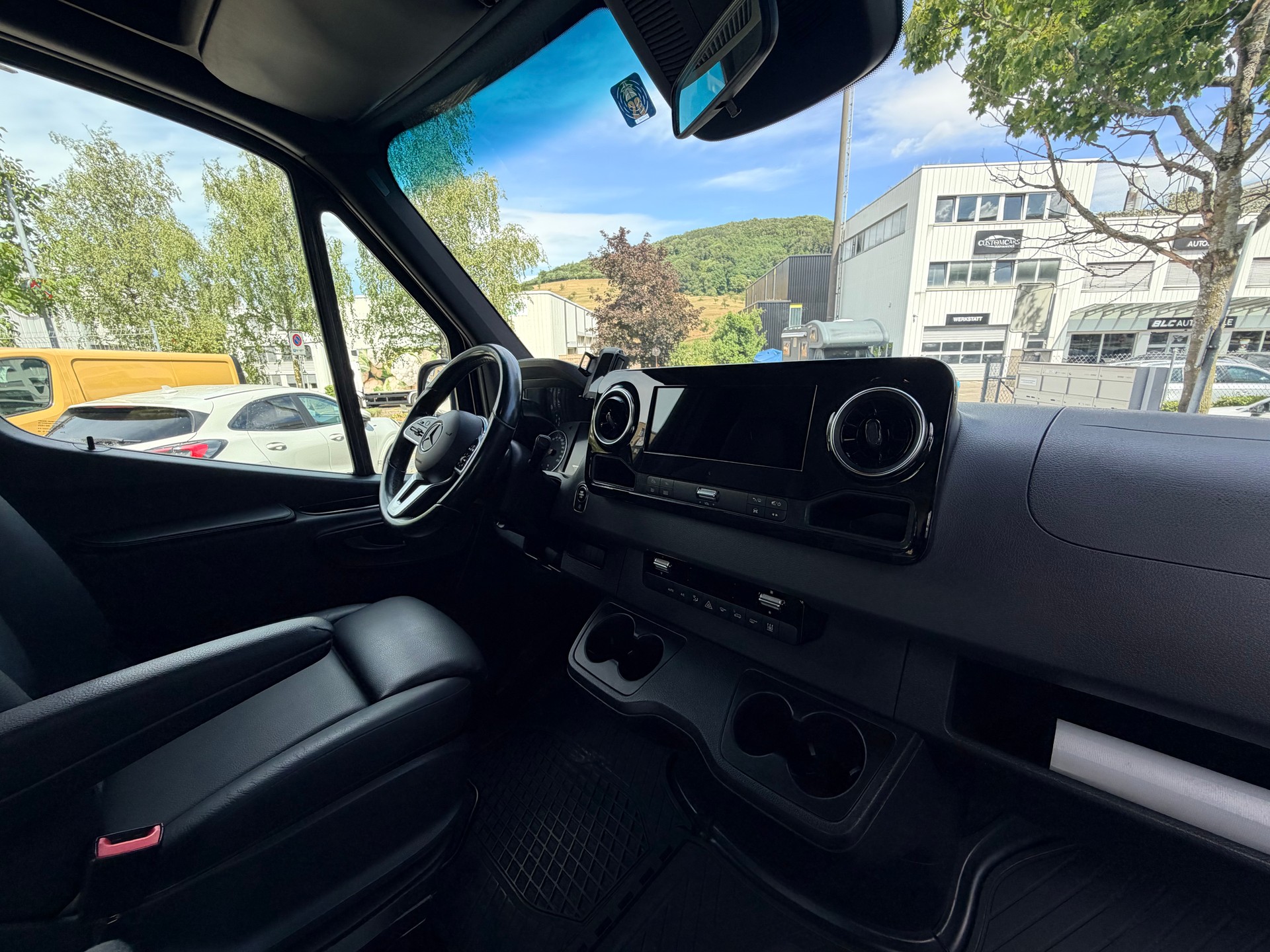 MERCEDES-BENZ Sprinter 319 CDI Standard 7G-TRONIC-image-10