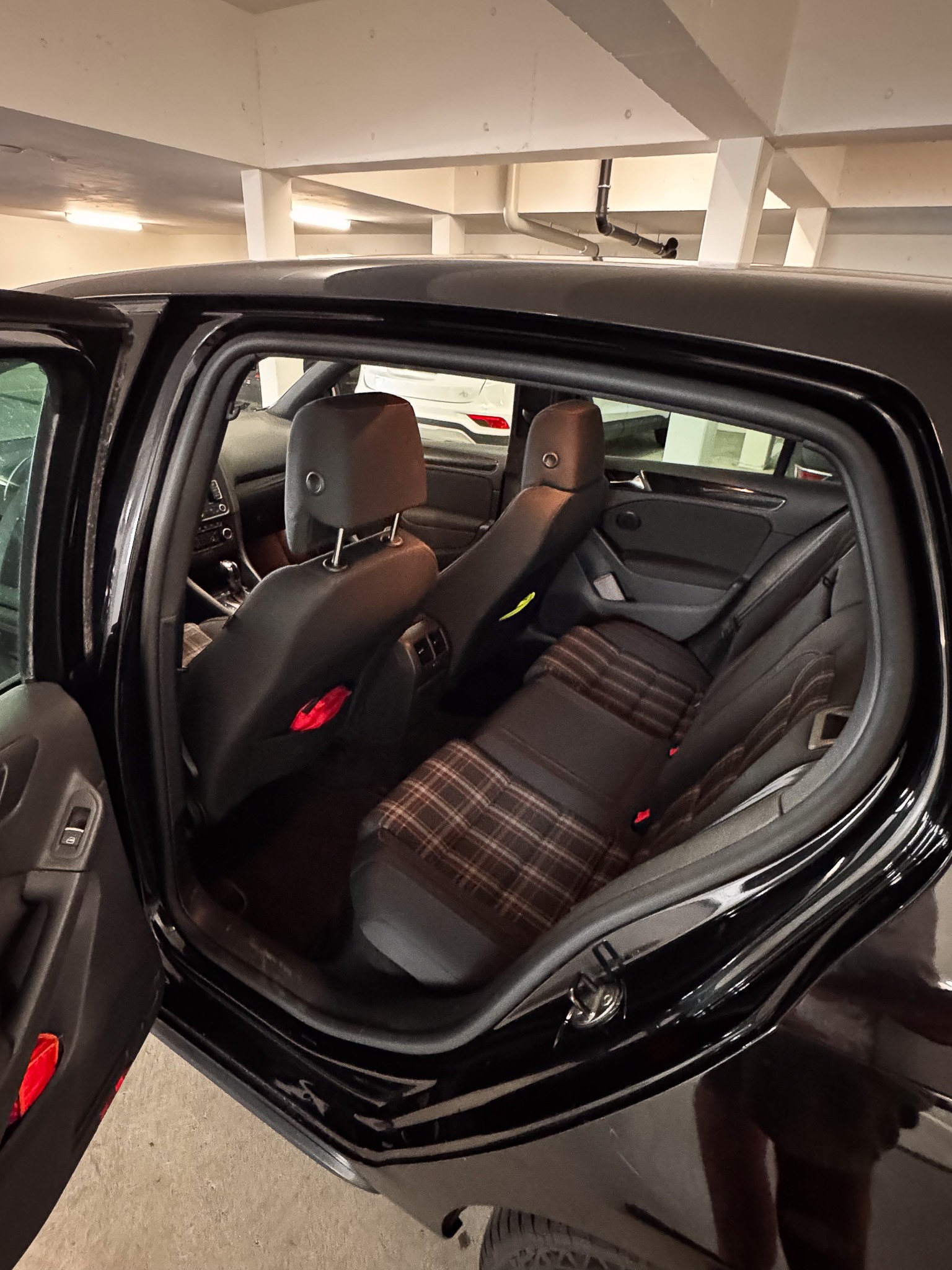 VW 2.0 TSI GTI DSG (Limousine)-image-6