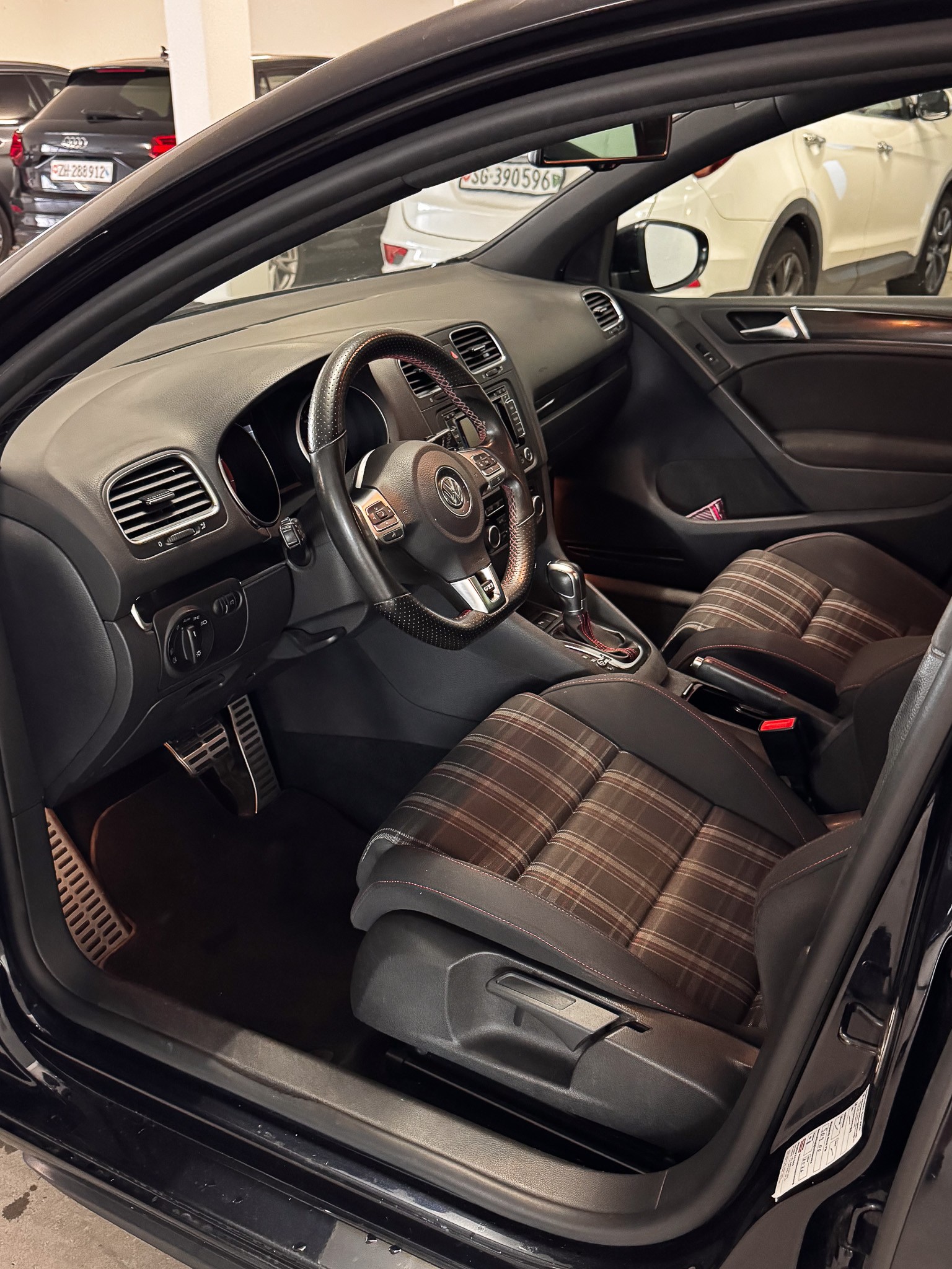 VW 2.0 TSI GTI DSG (Limousine)-image-4