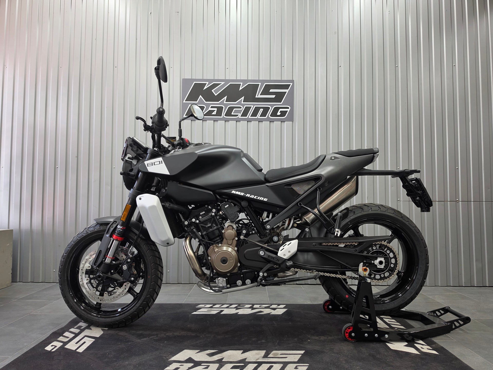 HUSQVARNA SVARTPILEN 801-image-7