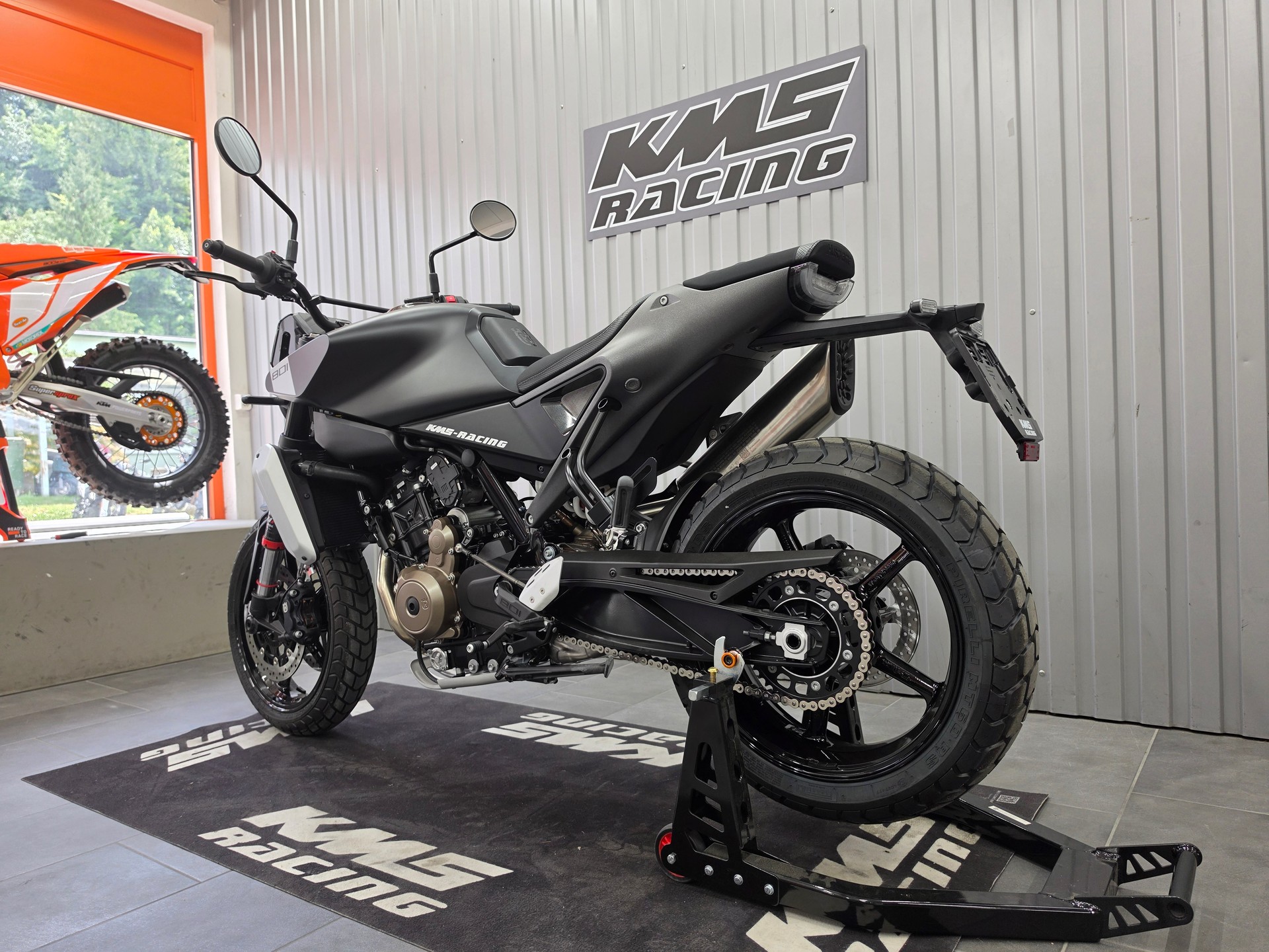 HUSQVARNA SVARTPILEN 801-image-8