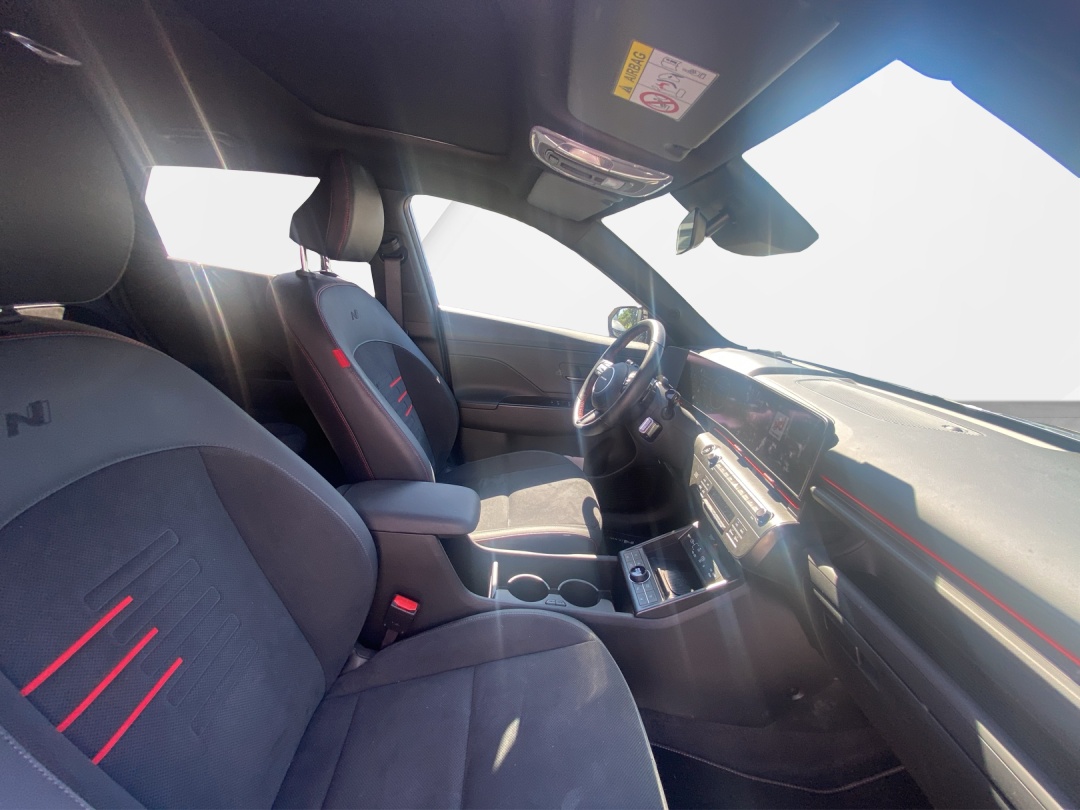 HYUNDAI Kona EV 65.4 kWh N Line-image-11