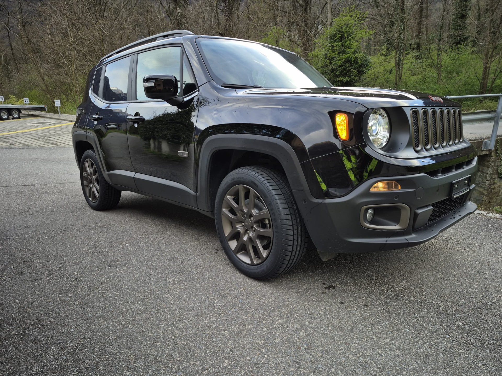 JEEP Renegade 2.0 CRD Limited AWD + Low Range 9ATX-showroom-element-1