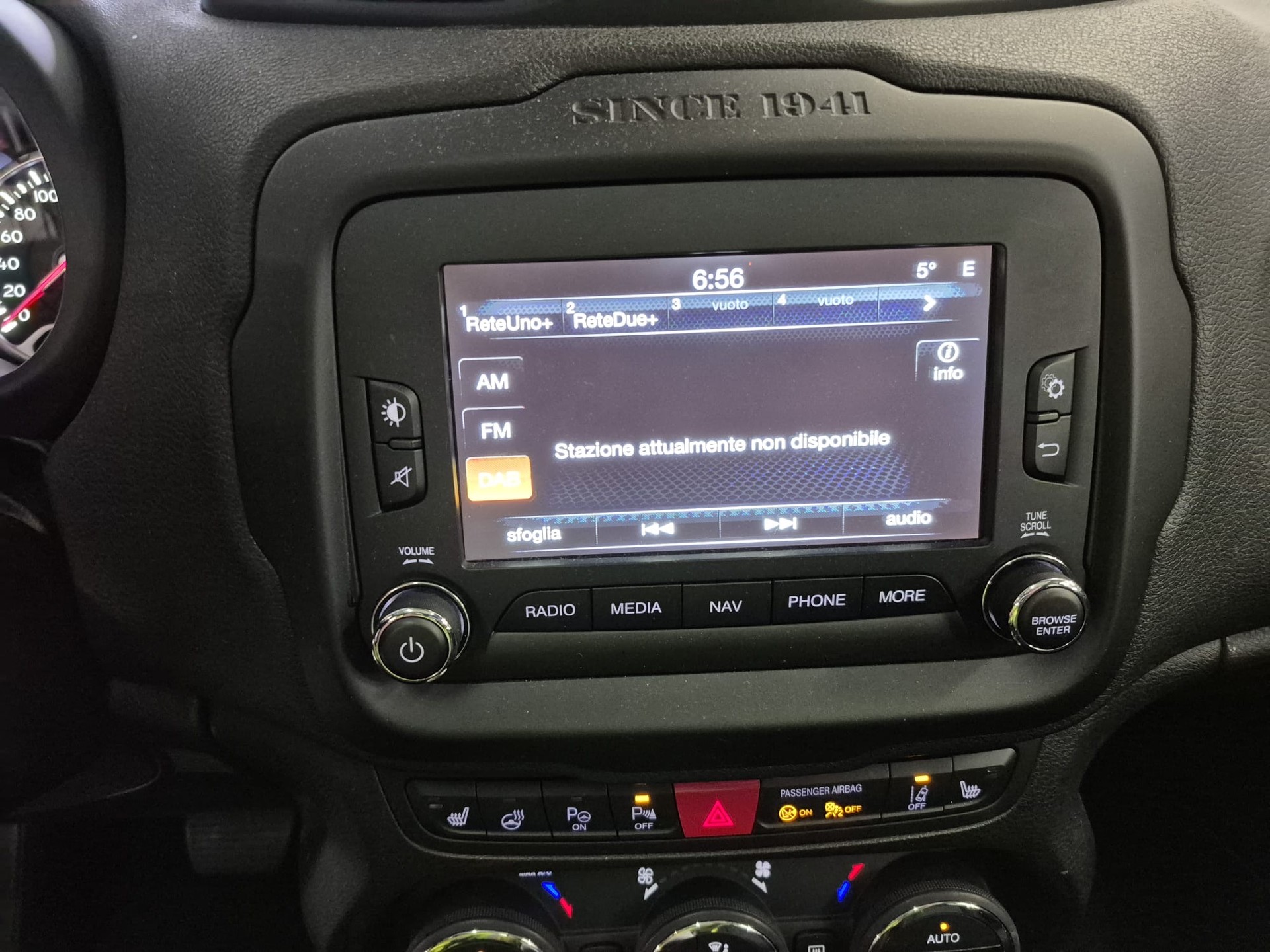 JEEP Renegade 2.0 CRD Limited AWD + Low Range 9ATX-image-11