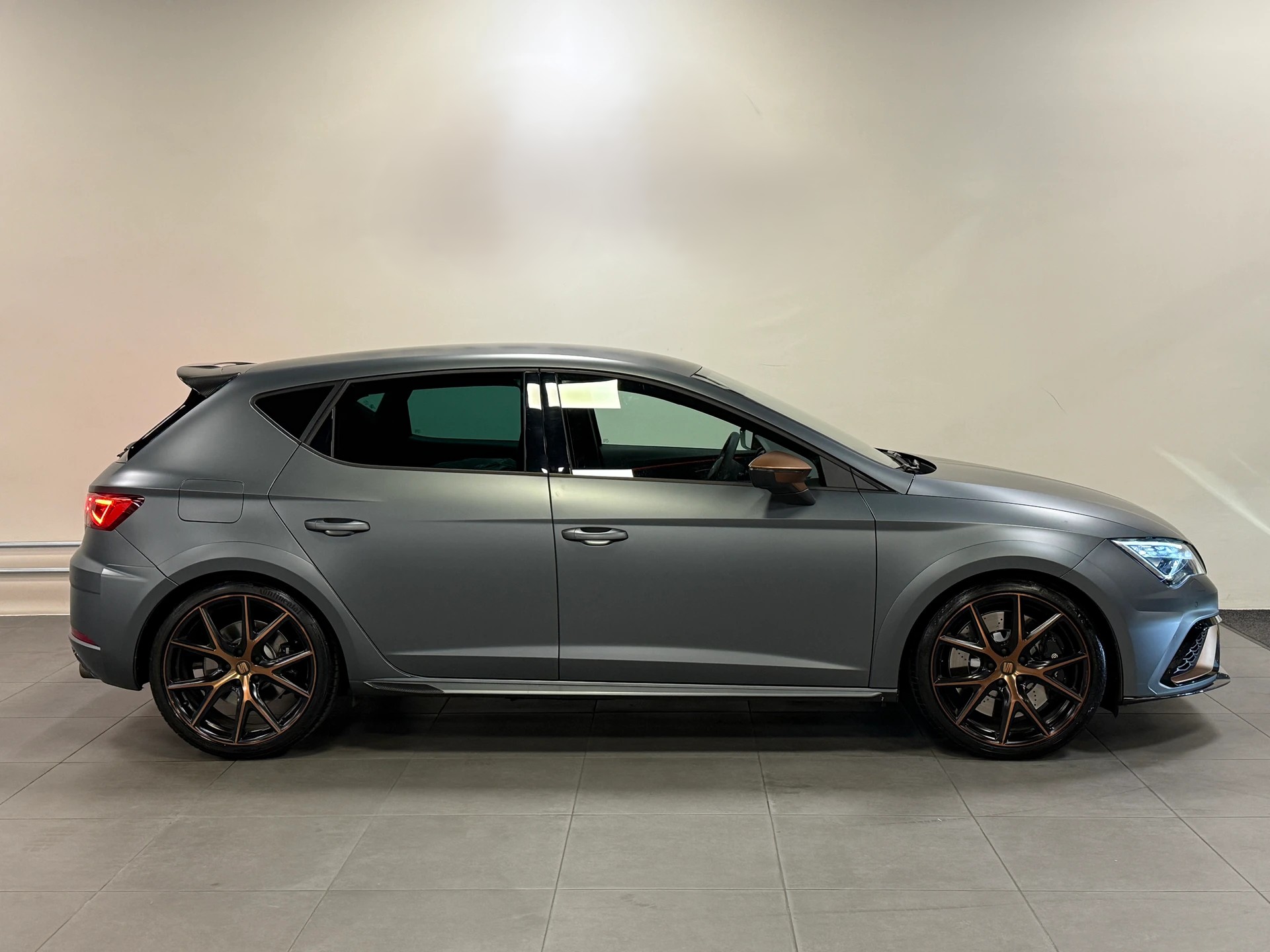 SEAT 2.0 TSI 300 Cupra R DSG-image-0