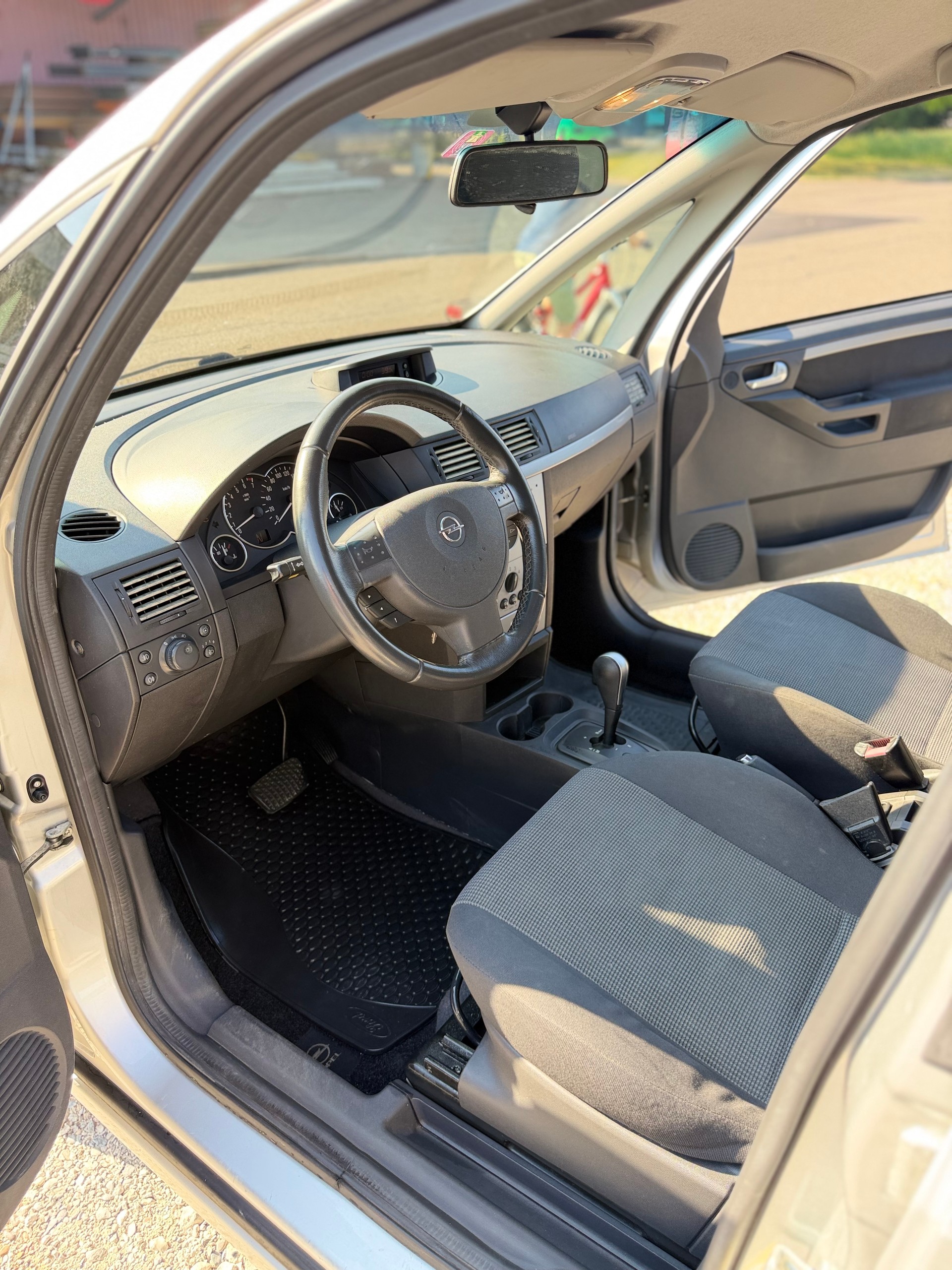 OPEL Meriva 1.8i 16V Essentia Automat-image-11