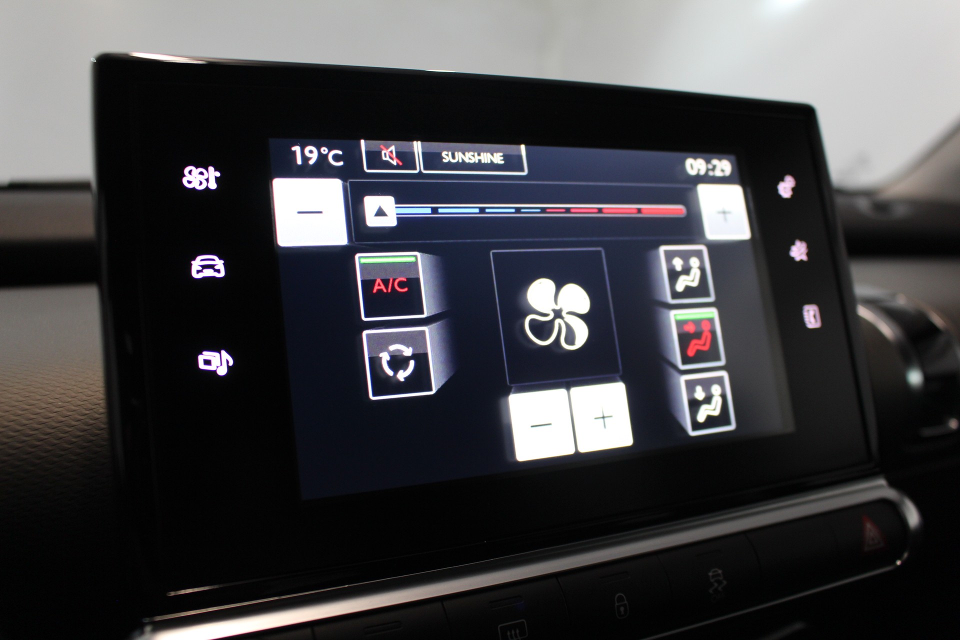 CITROEN C4 Cactus 1.2 PureTech Feel-image-14
