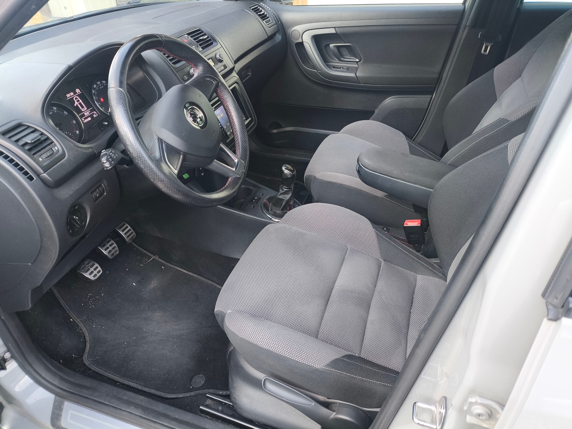 SKODA Fabia 1.2 TSI Monte Carlo-image-12