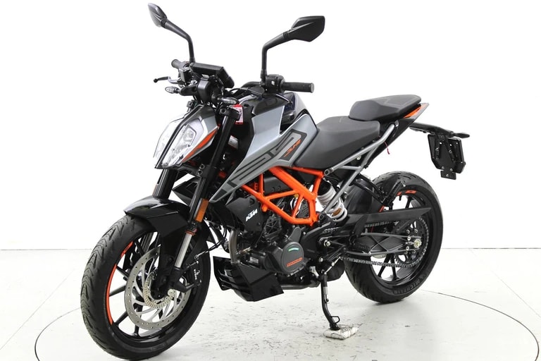 KTM Duke 125 ABS-showroom-element-2