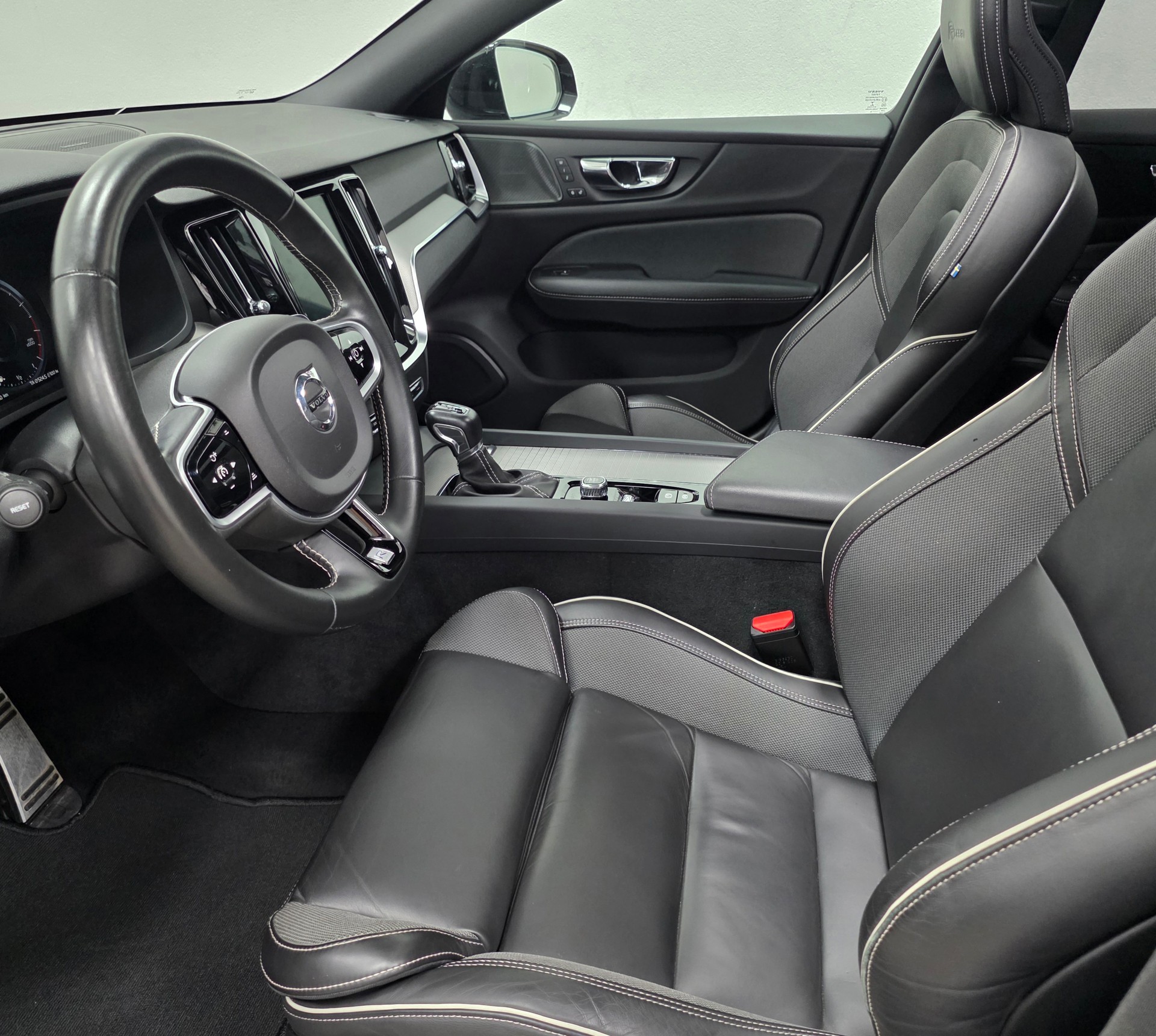 VOLVO S60 T5 R-Design Geartronic-image-14