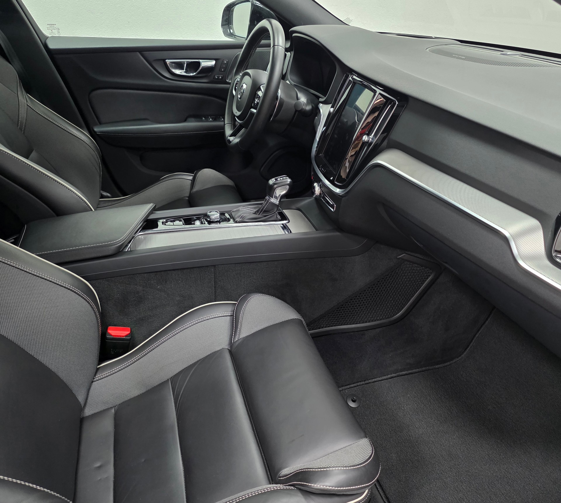 VOLVO S60 T5 R-Design Geartronic-image-12