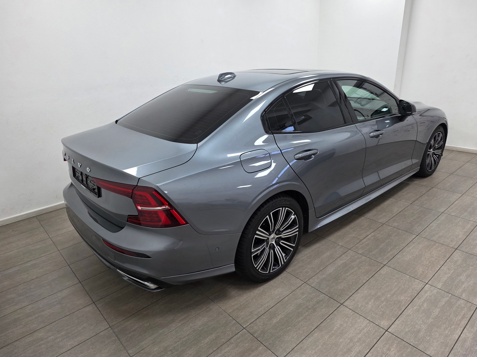 VOLVO S60 T5 R-Design Geartronic-image-4