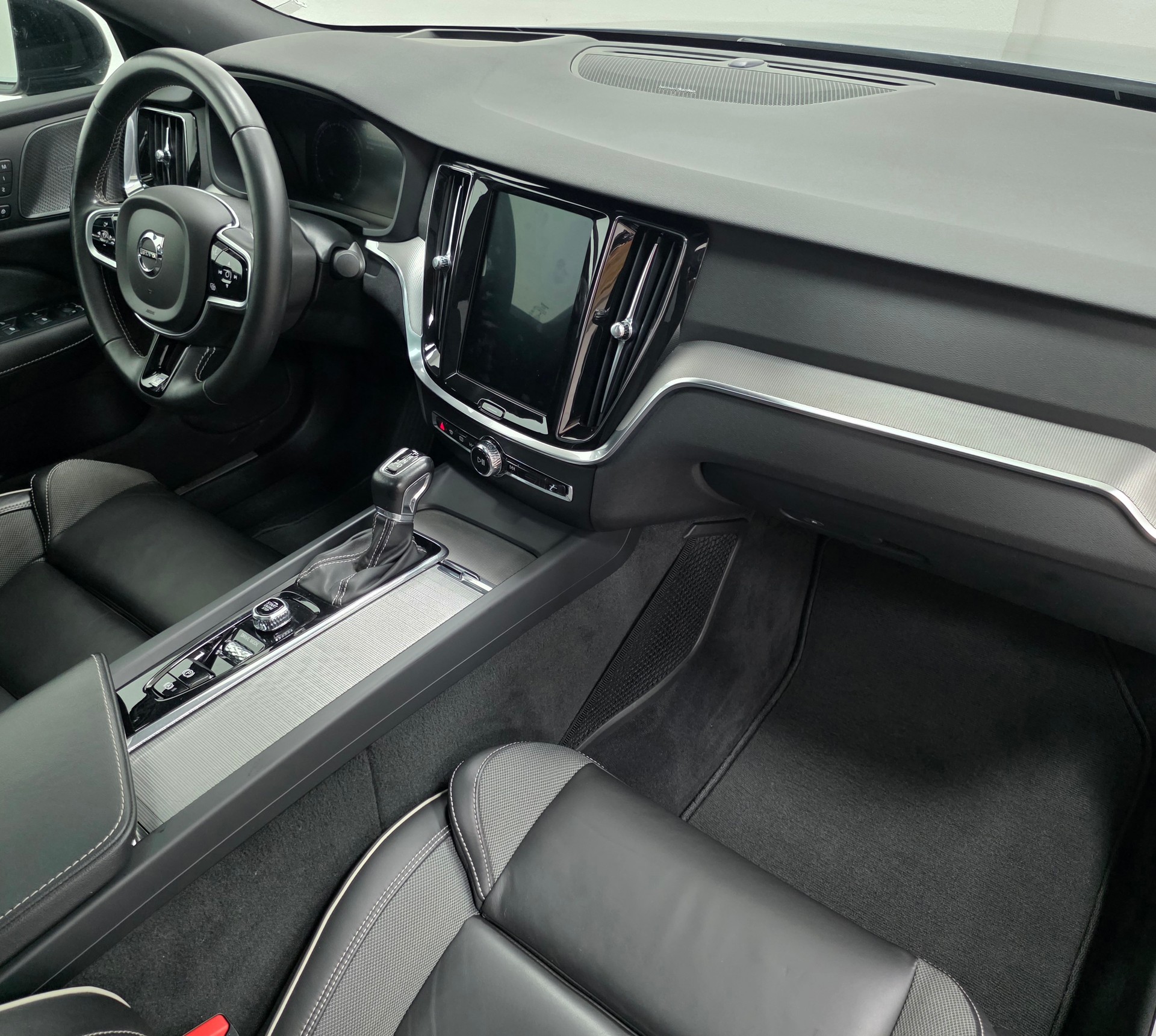 VOLVO S60 T5 R-Design Geartronic-image-11
