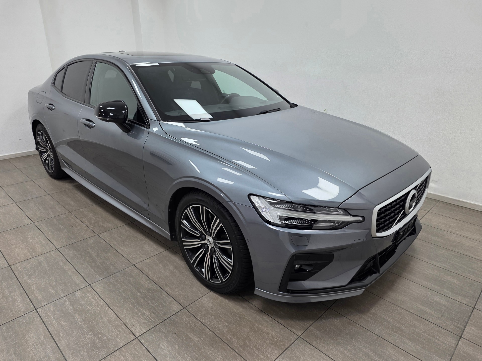 VOLVO S60 T5 R-Design Geartronic-image-1