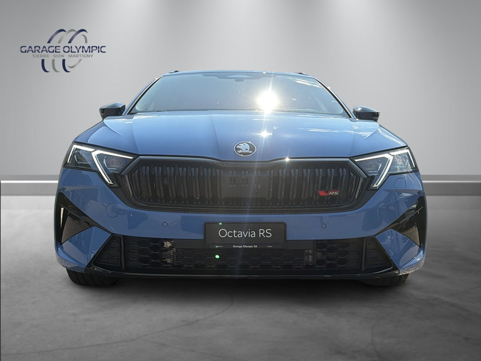 SKODA Octavia Combi 2.0 TSI DSG RS 30 Years Edition-image-1