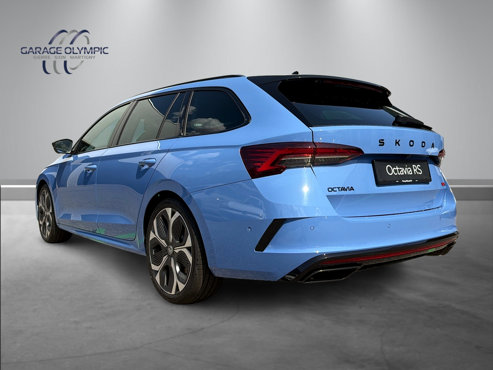 SKODA Octavia Combi 2.0 TSI DSG RS 30 Years Edition-image-3