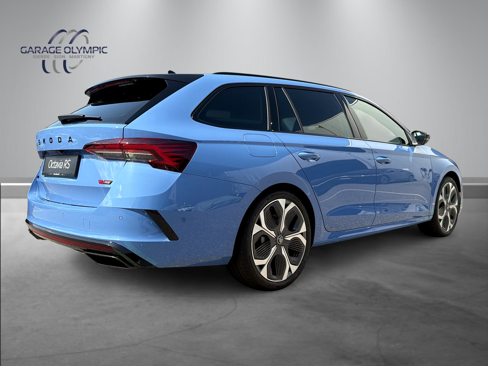 SKODA Octavia Combi 2.0 TSI DSG RS 30 Years Edition-image-11