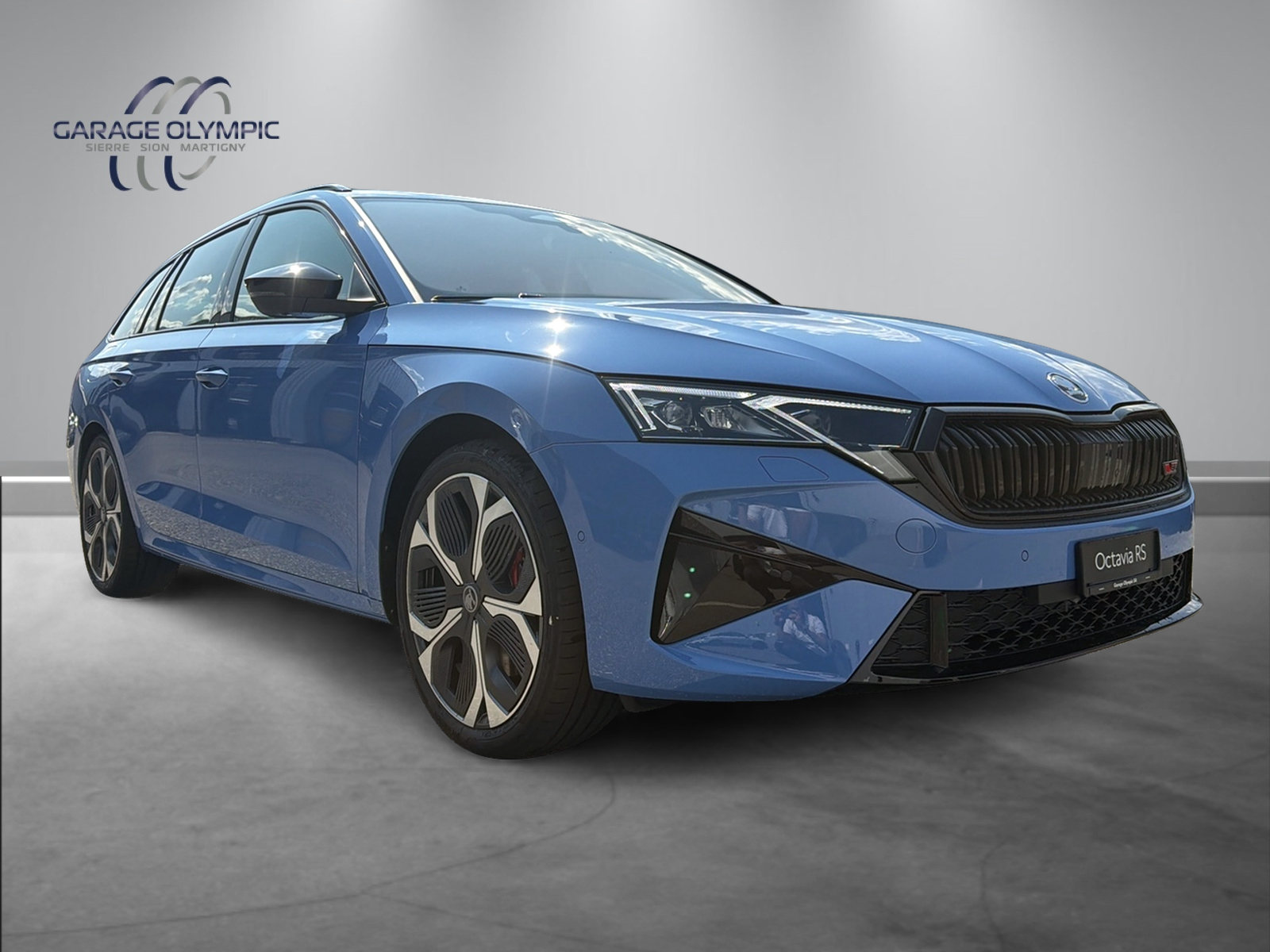 SKODA Octavia Combi 2.0 TSI DSG RS 30 Years Edition-image-14